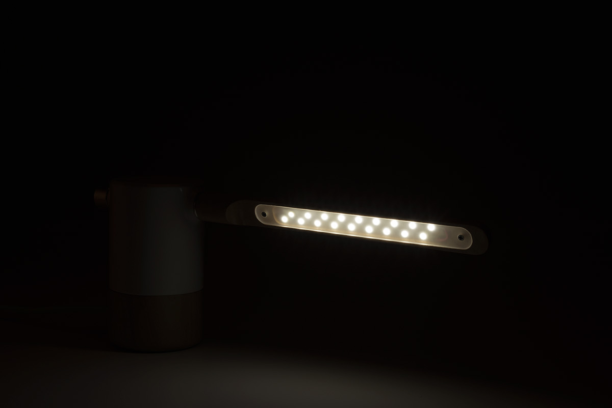 furniture design ，Desk lamp，wood，