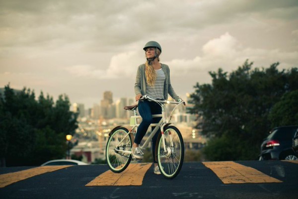 industrial design，Ride，Retro，life，Electric bicycle，