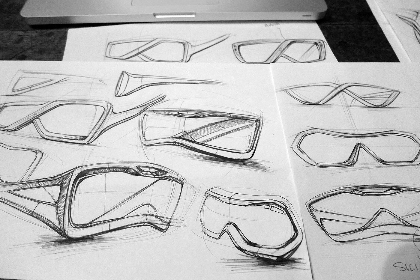 glasses，Stationery，tool，vision，Personal care，