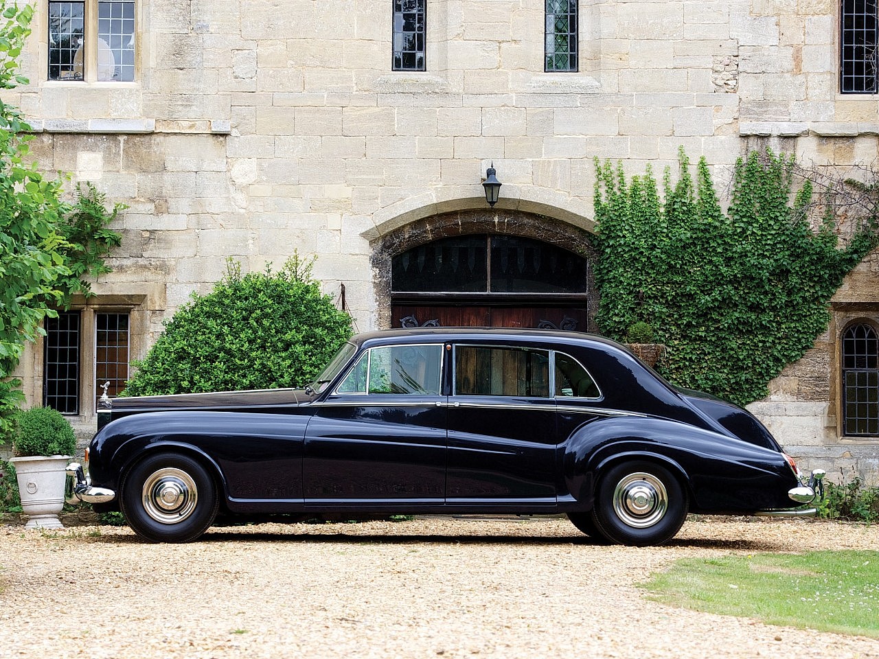 Rolls-Royce，luxurious，automobile，