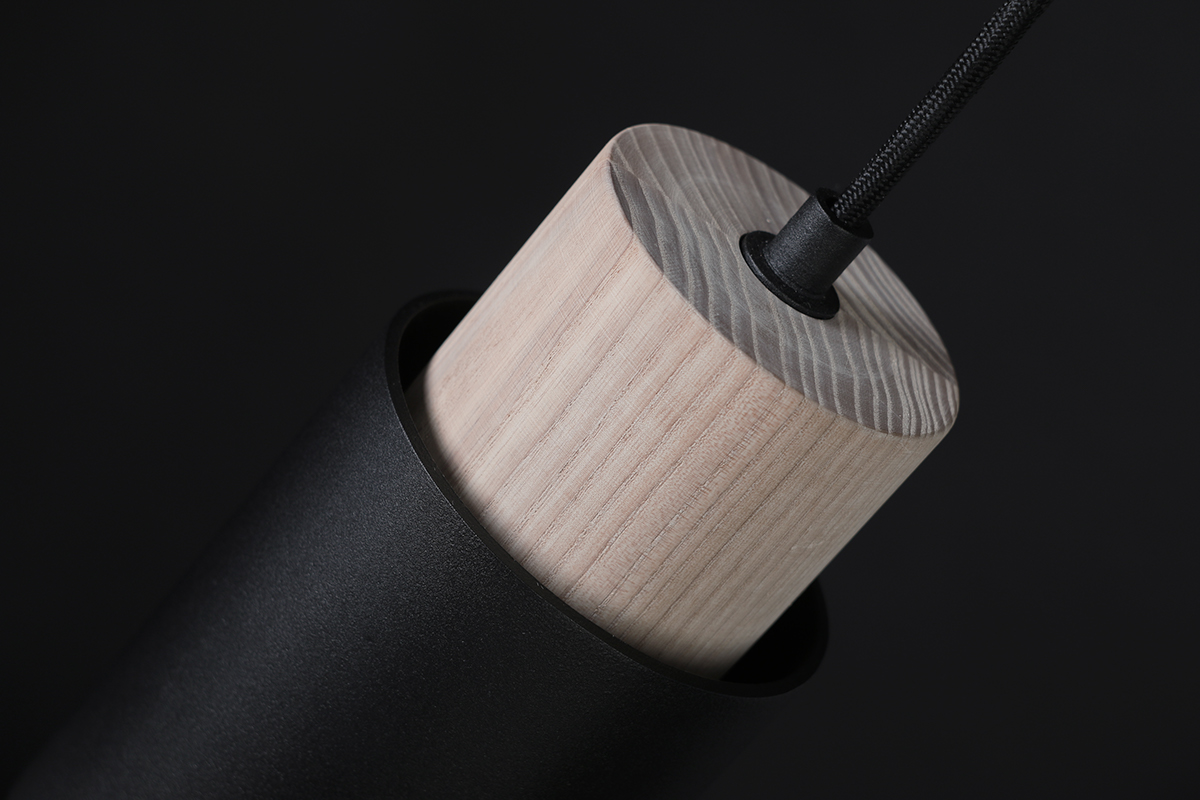 a chandelier，lamps and lanterns，Desk lamp，texture of material，workmanship，black，