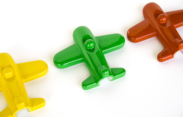 medical care，children，Syringe，aircraft，healthy，