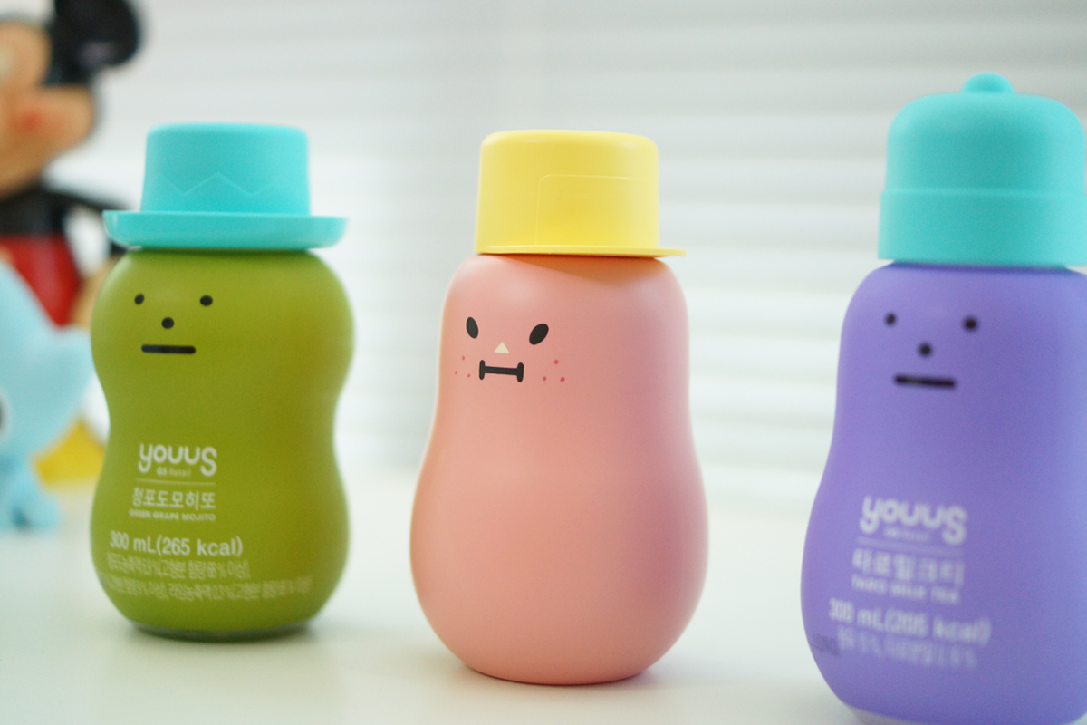 Children's products，feeding bottle，lovely，colourful，