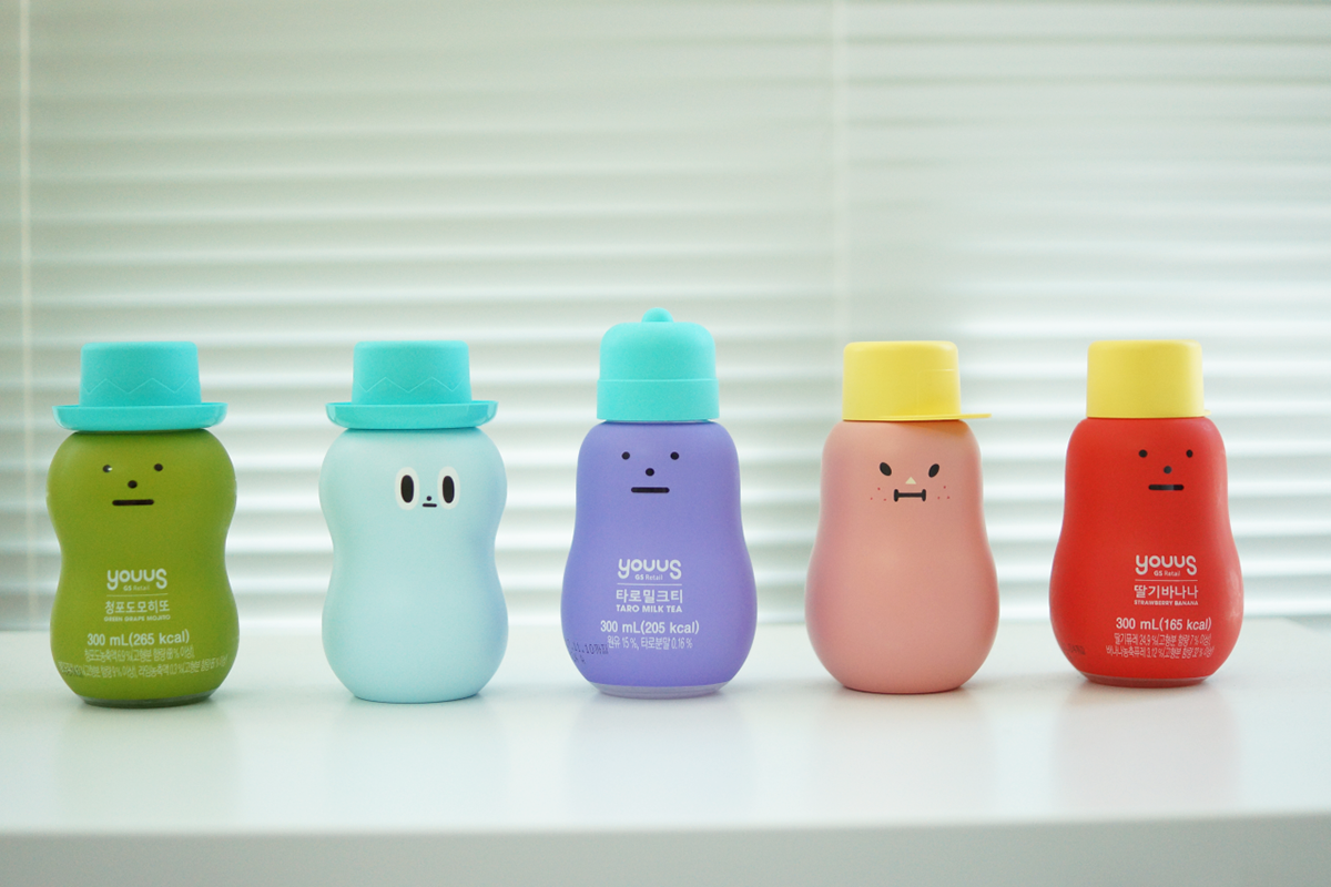 Children's products，feeding bottle，lovely，colourful，