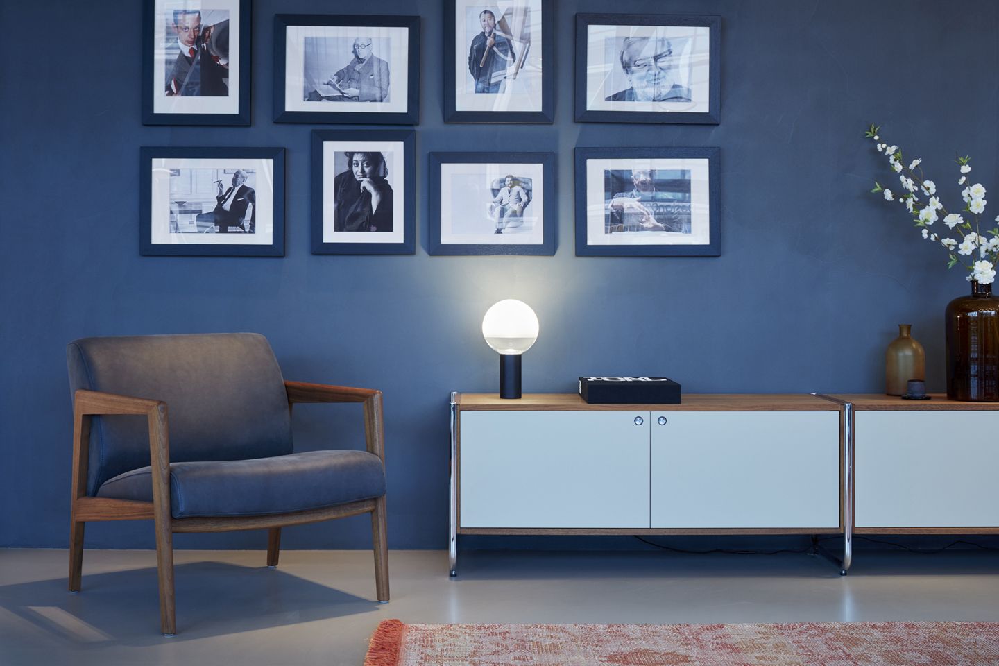 circular，Desk lamp，Minimalist，energy conservation，lamps and lanterns，