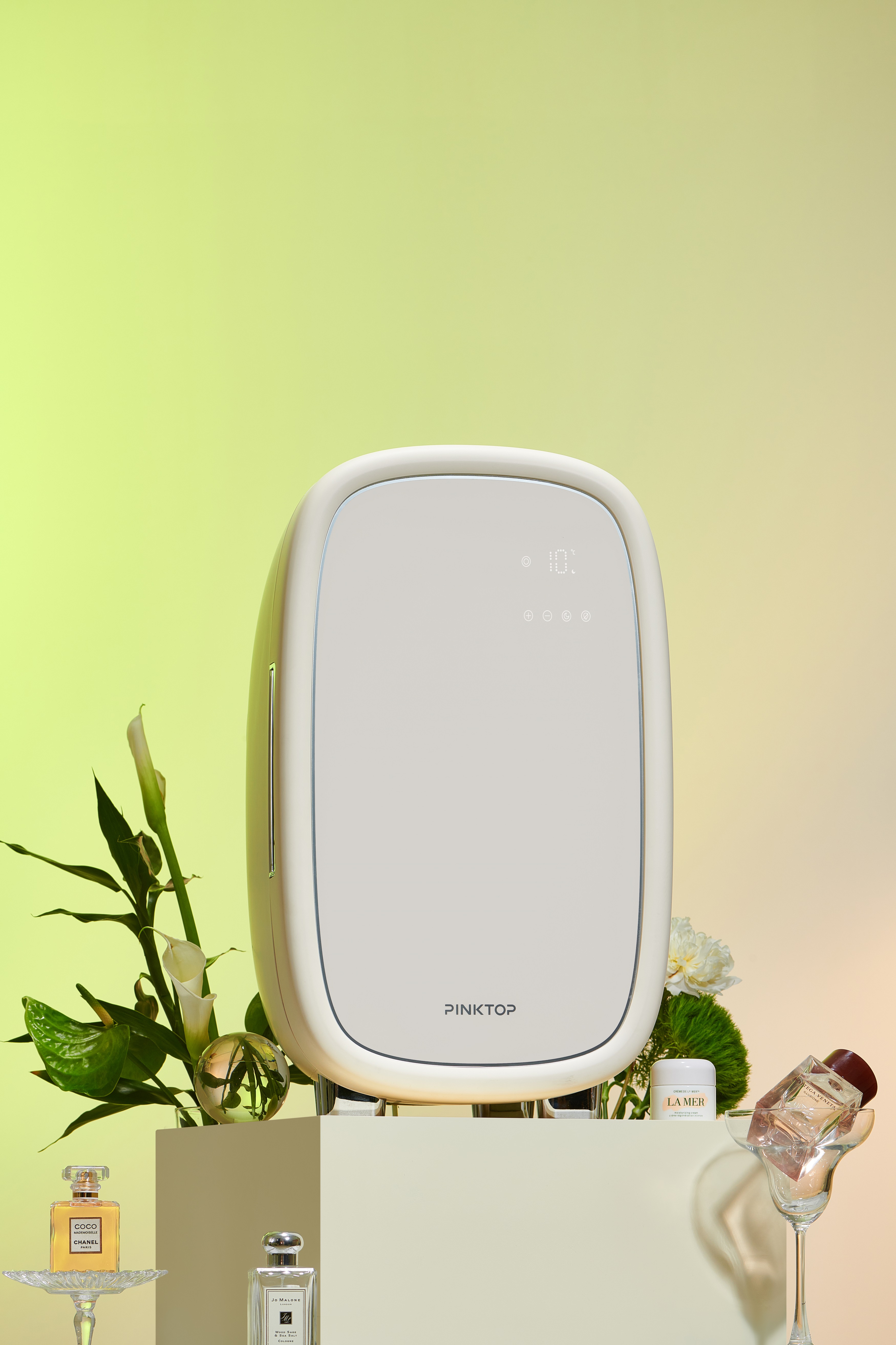 Red design，product design，Rhett Design Products，Beauty refrigerator，