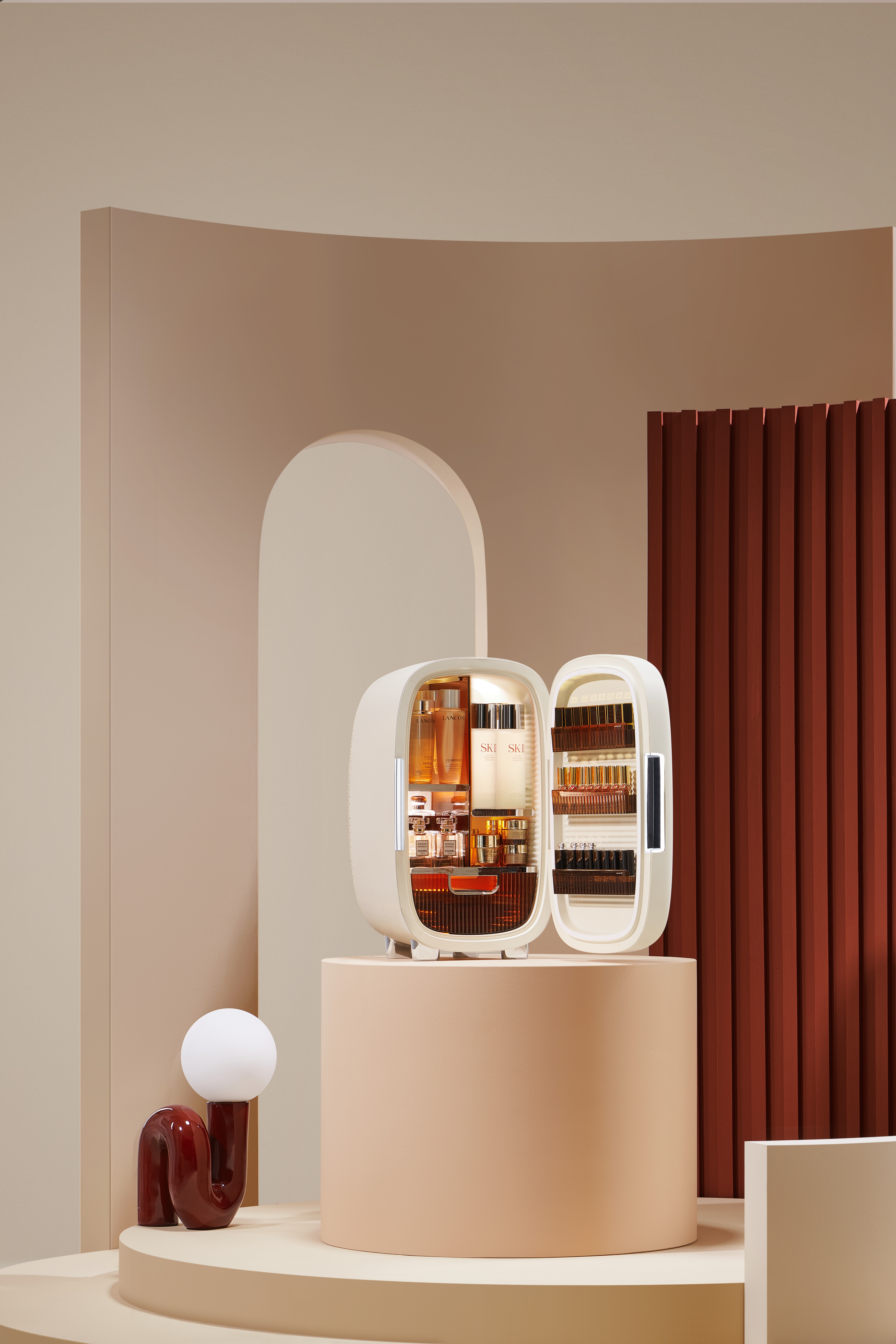 Red design，product design，Rhett Design Products，Beauty refrigerator，