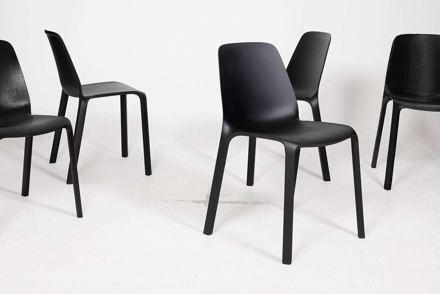 chair，black and white，Integrated molding，