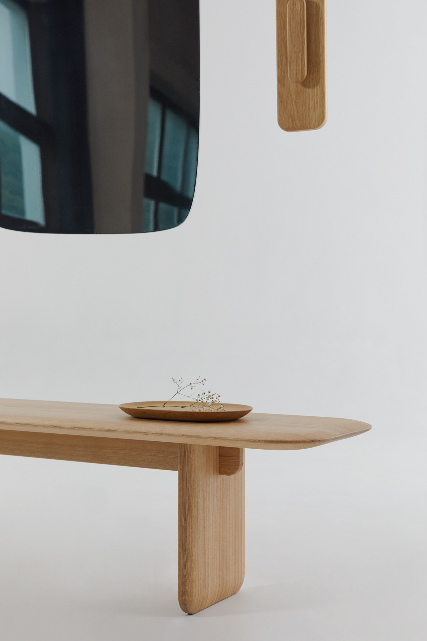 furniture，mirror，bench，coat hanger，