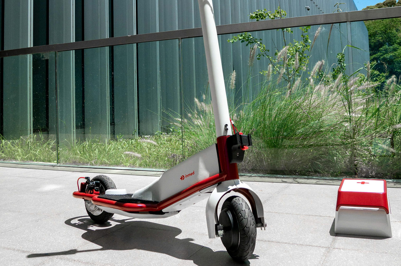 Scooter，first aid，meet an emergency，