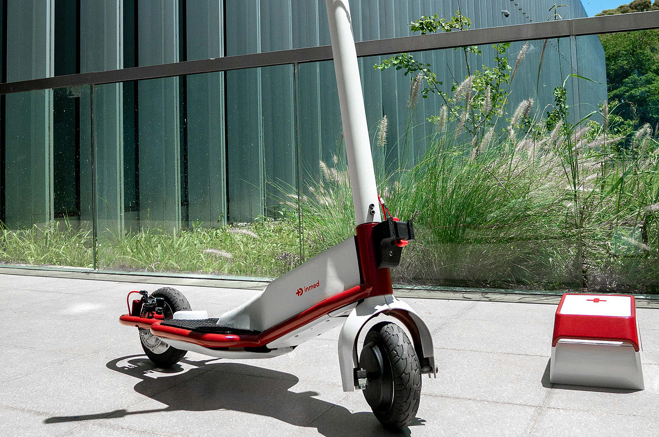 Scooter，first aid，meet an emergency，