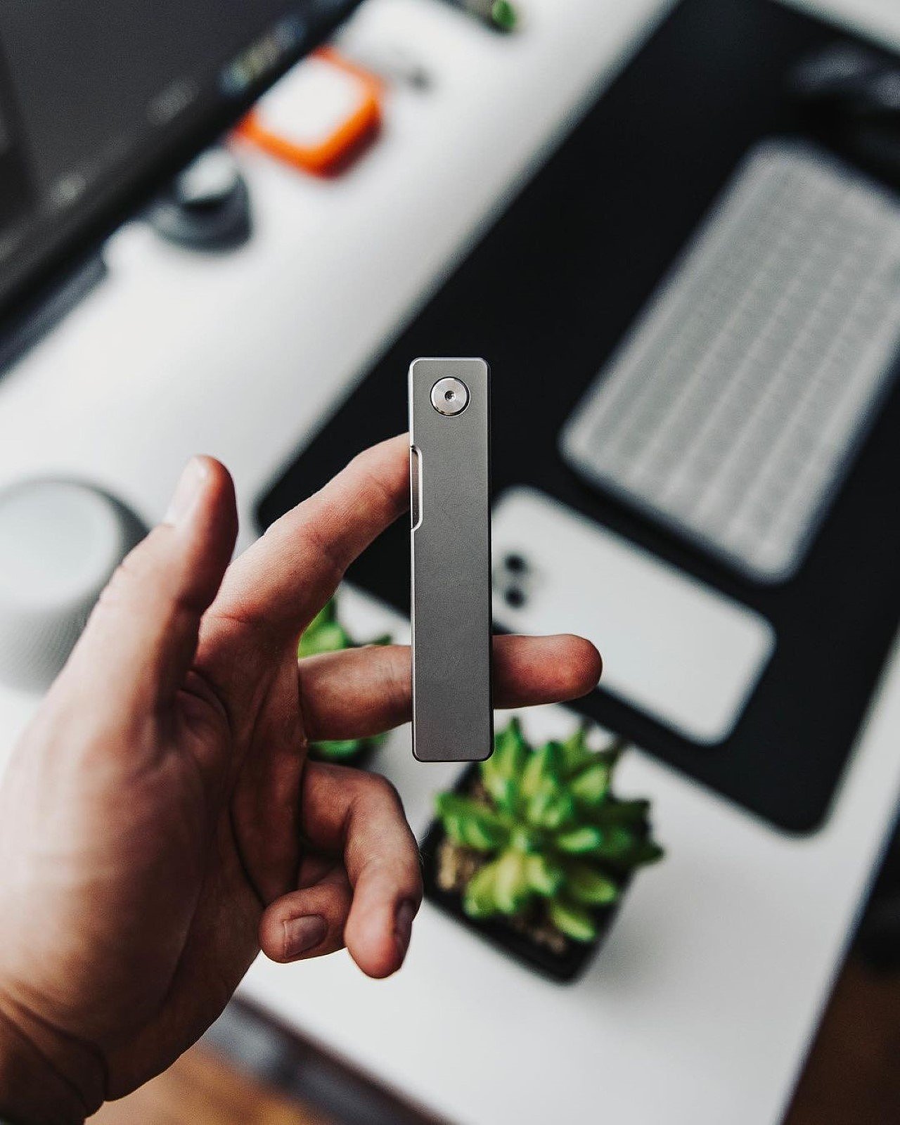titanium alloy，EDC knife，product design，Appearance design，delicate，MagBlade，