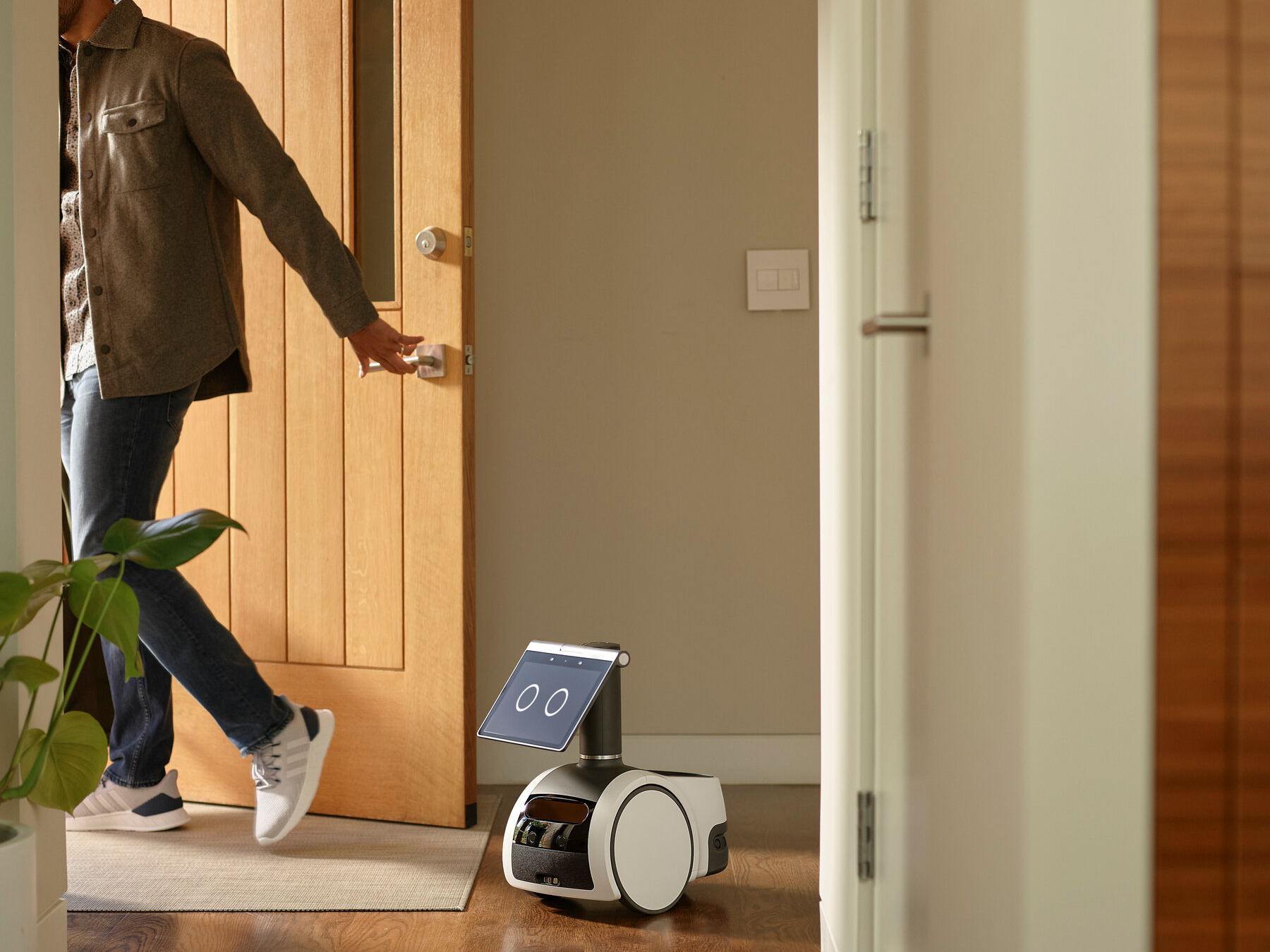 robot，robot，LEAPX，LEAPX，OPPO，OPPO，Home robot，industrial design，Home robot，industrial design，Product definition，innovate，Product definition，innovate，