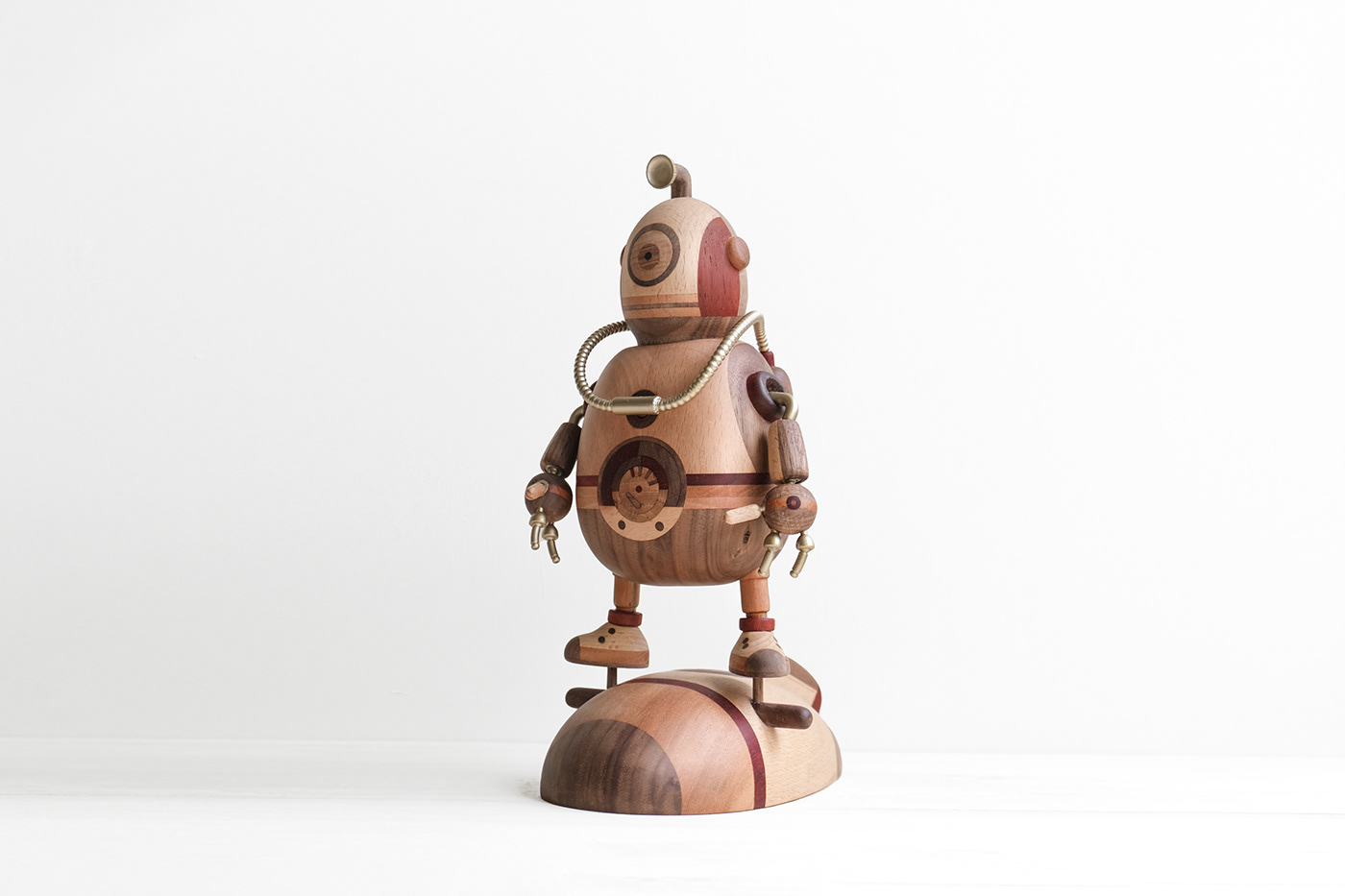 Arts and Crafts，Toy design，Outside，robot，wood，