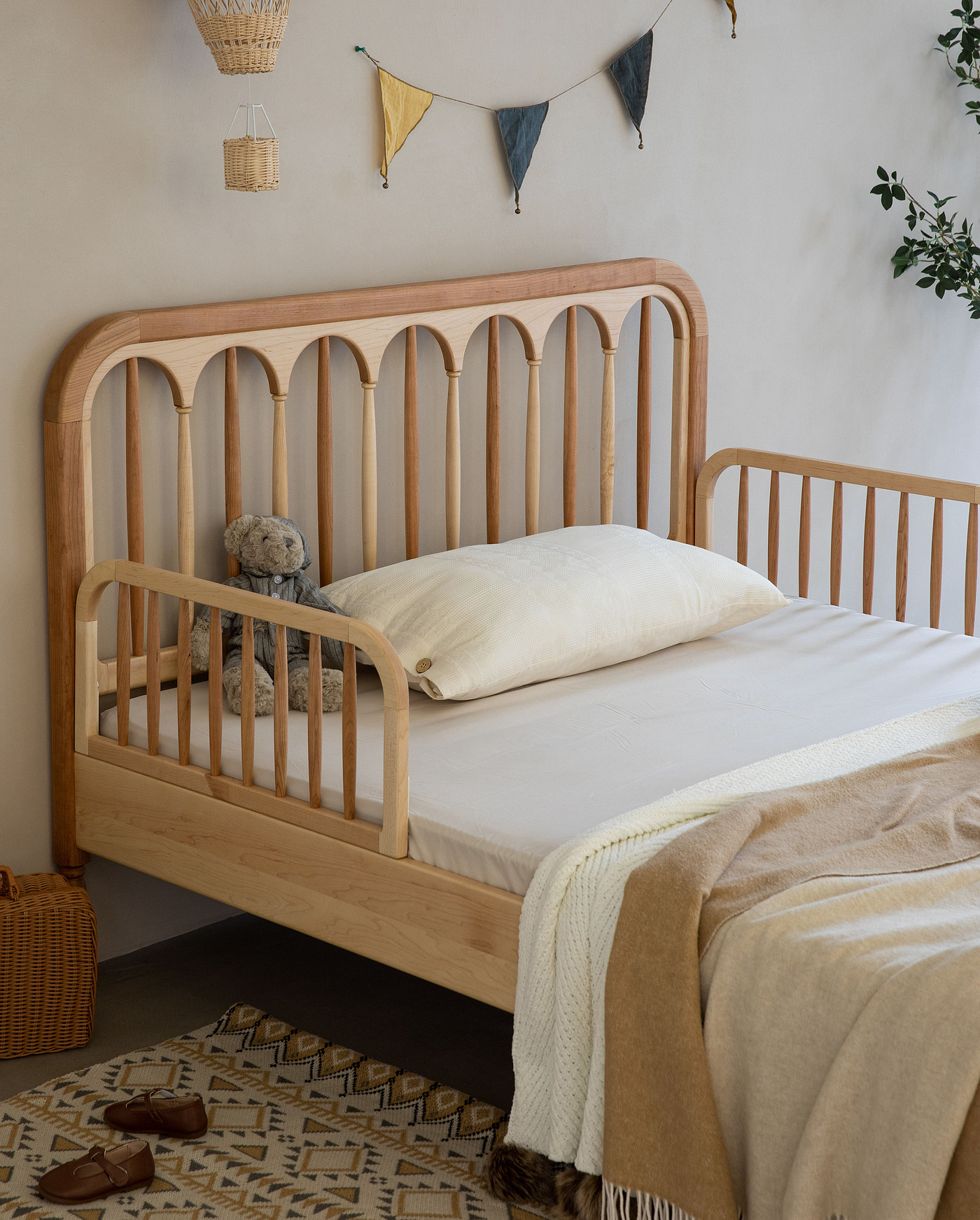 Children's furniture，Solid wood furniture，furniture design ，Original design，Bed，sofa，bedside cupboard，