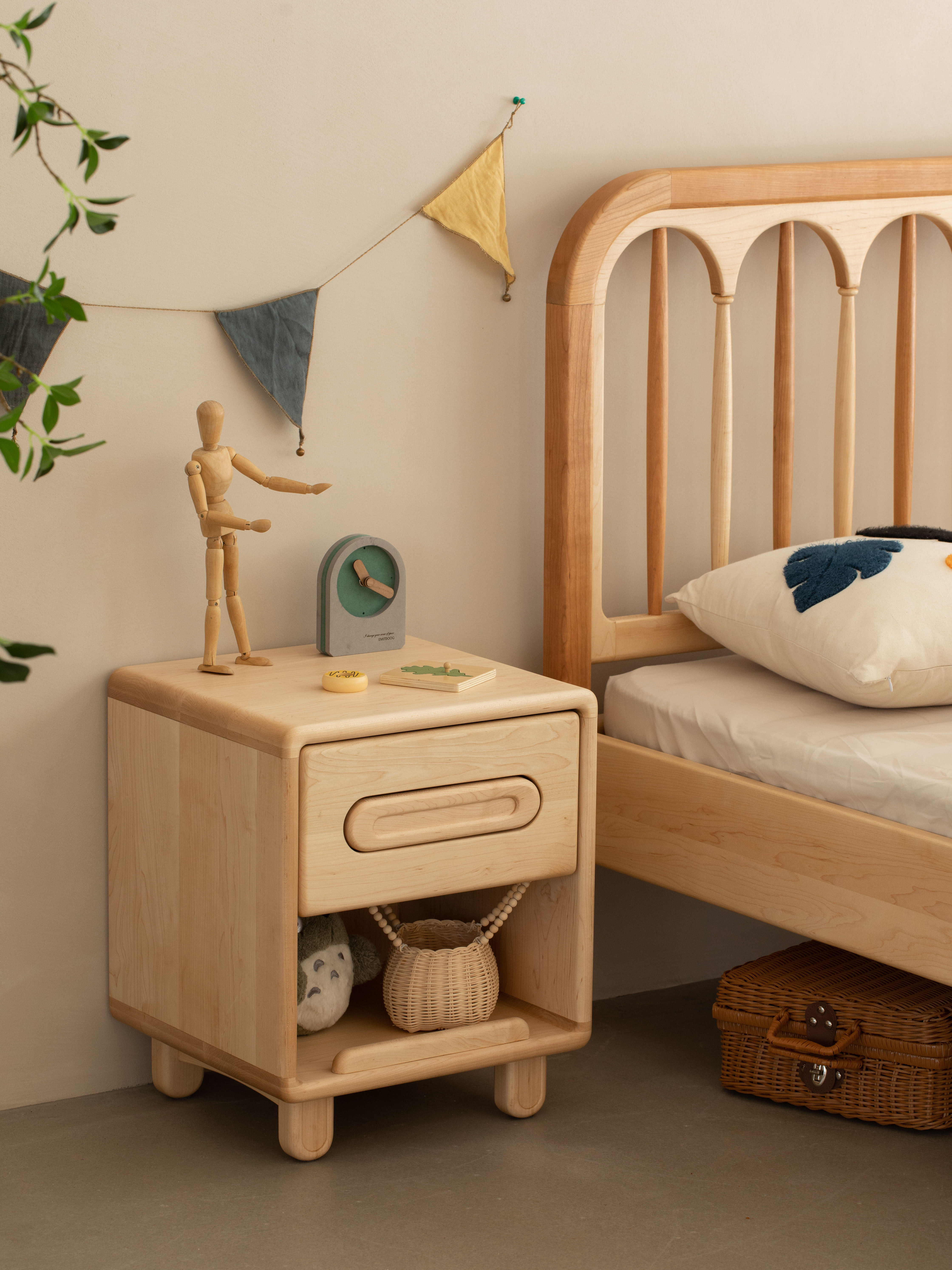 Children's furniture，Solid wood furniture，furniture design ，Original design，Bed，sofa，bedside cupboard，
