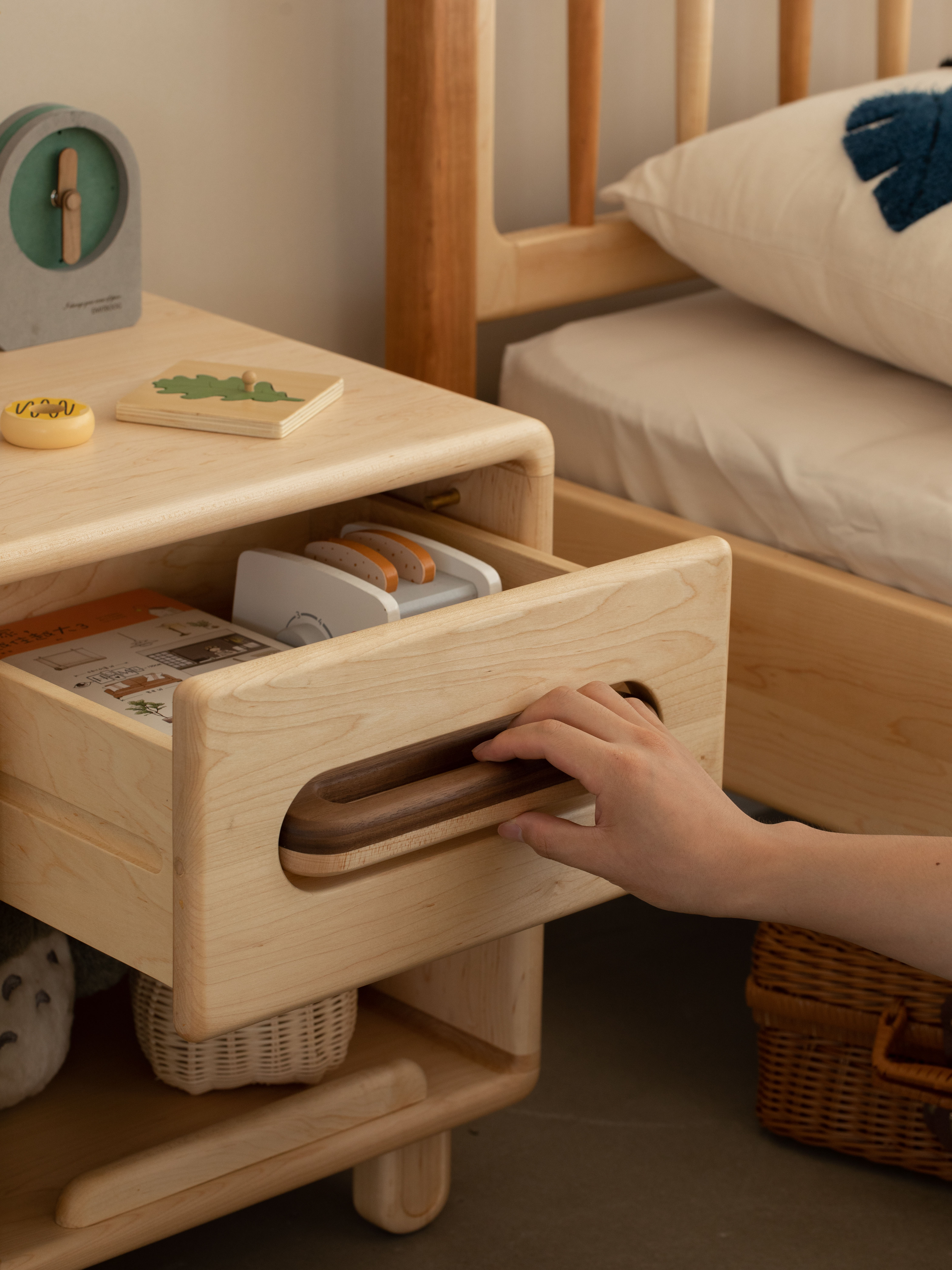 Children's furniture，Solid wood furniture，furniture design ，Original design，Bed，sofa，bedside cupboard，