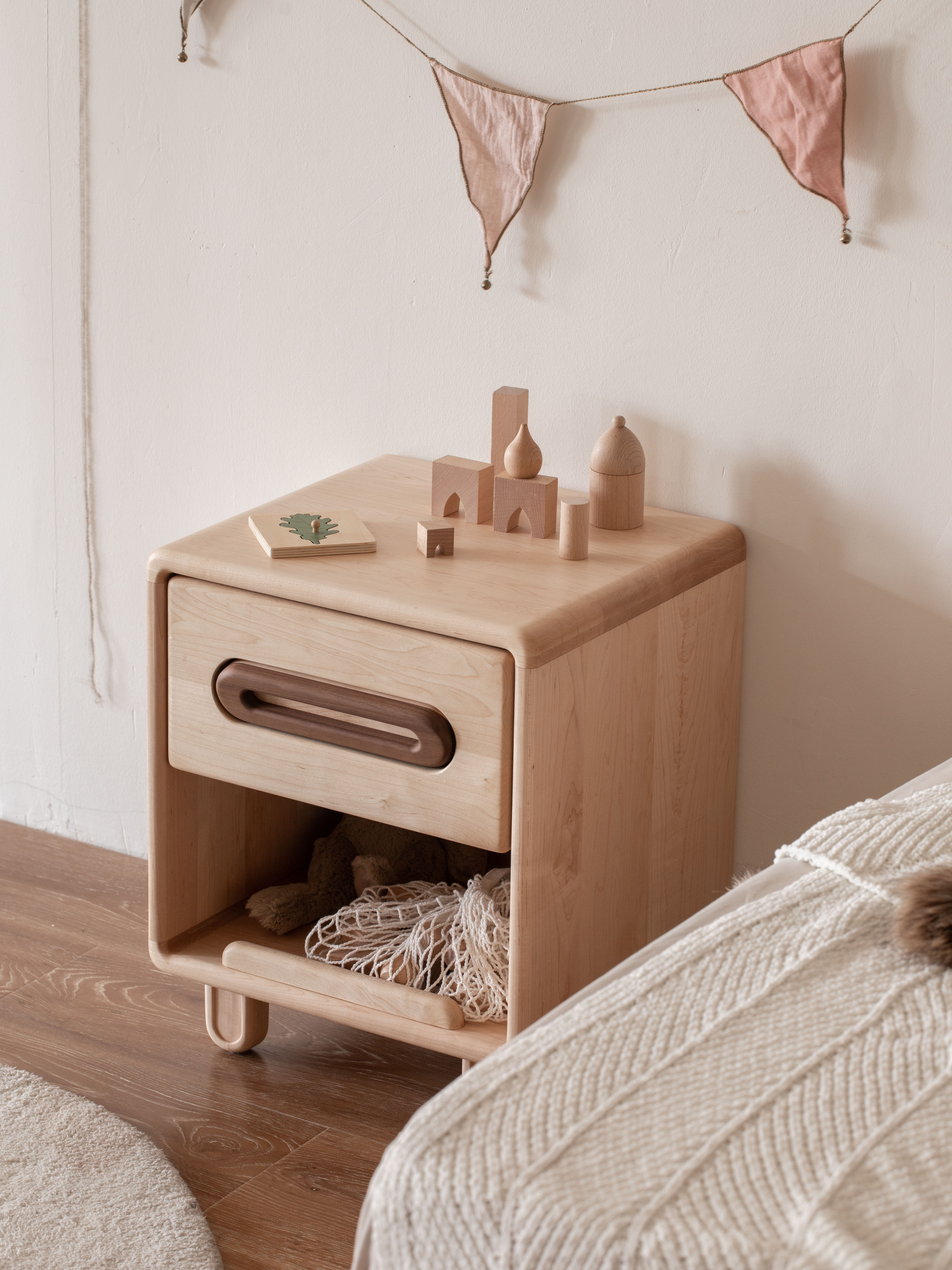 Children's furniture，Solid wood furniture，furniture design ，Original design，Bed，sofa，bedside cupboard，