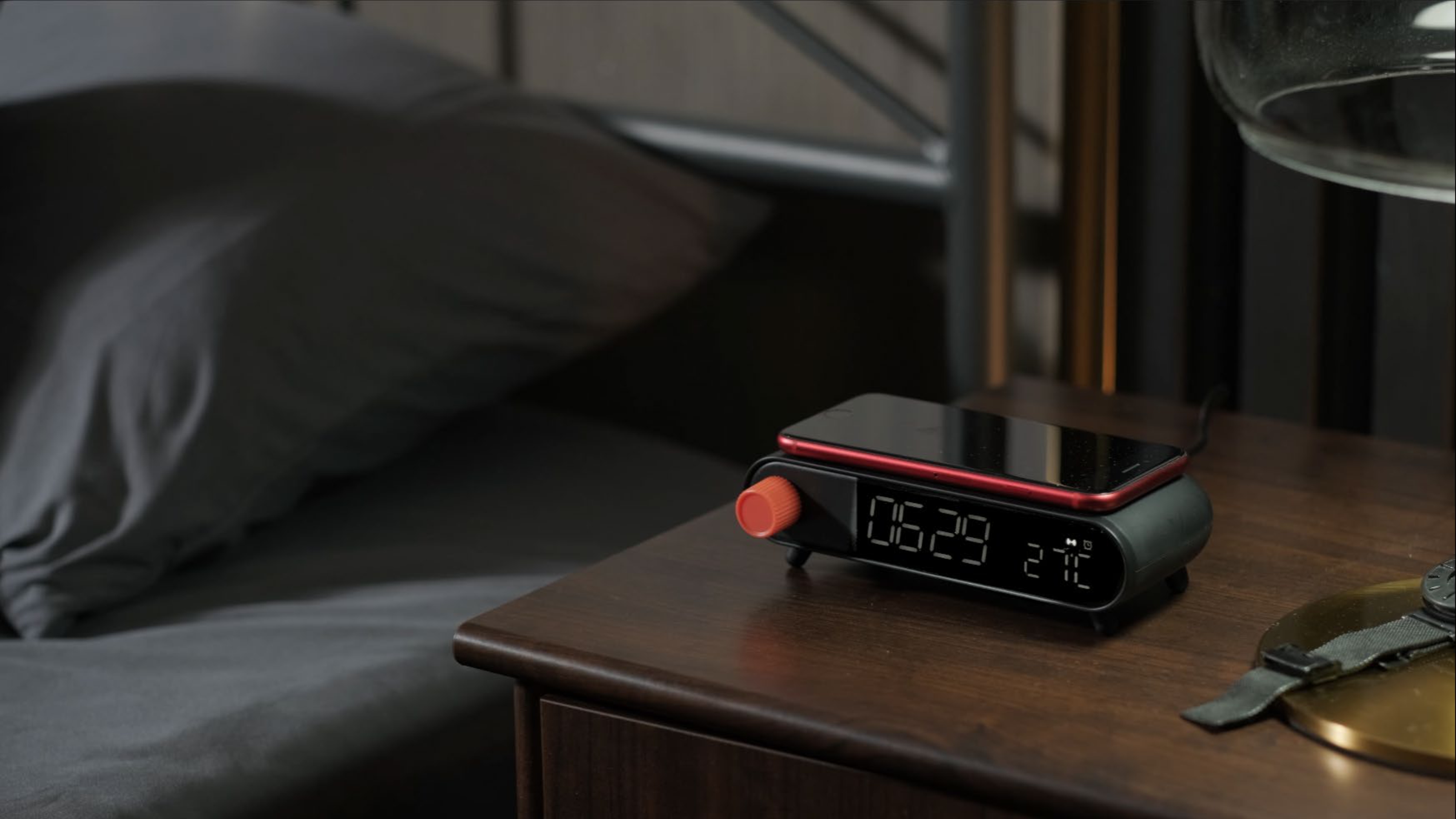 Product planning，product design，Product vision，Product landing，Clock wireless charging，Product shooting，