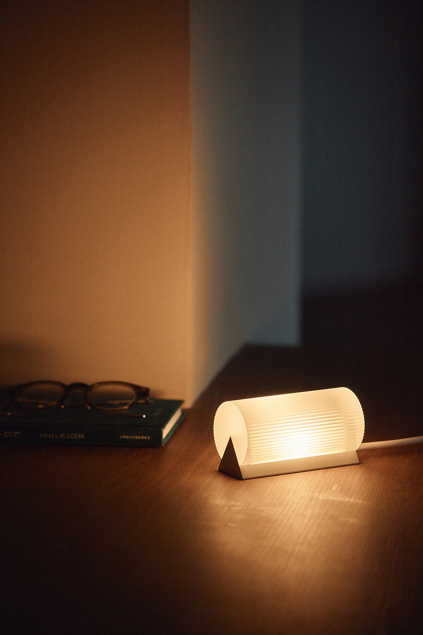 Desk lamp，product design，geometry，Appearance design，delicate，