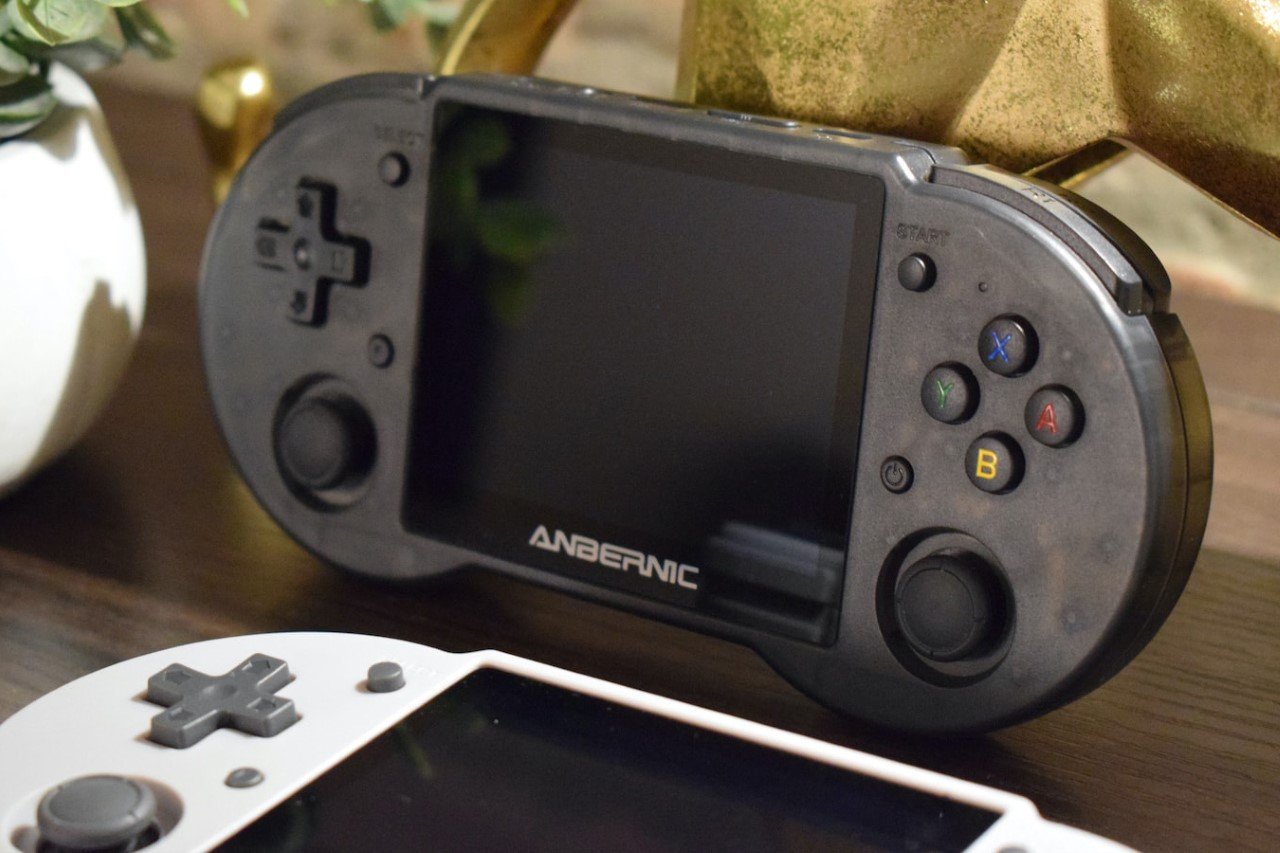 Handheld game console，Android，Linux，mobile game，Nintendo，Anbernic RG353P，