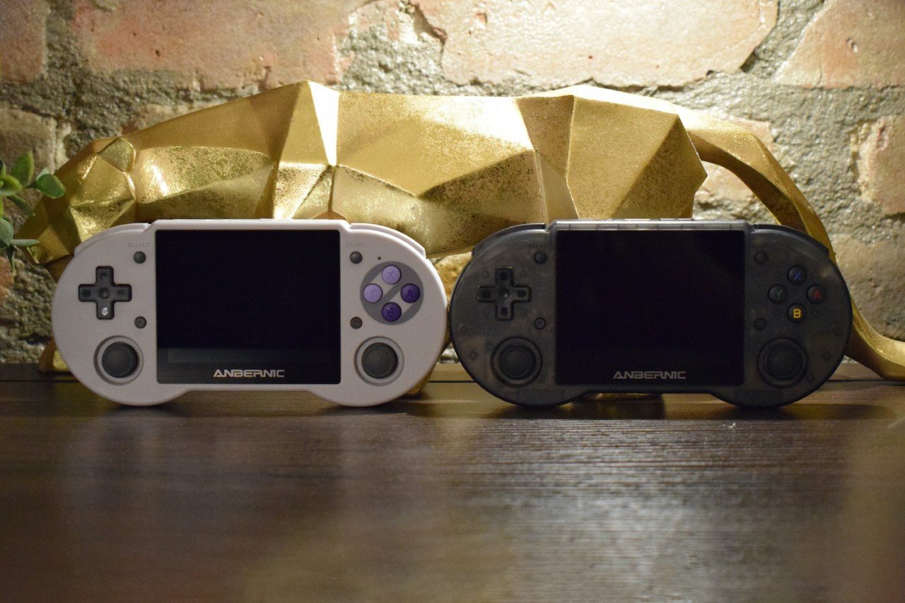 Handheld game console，Android，Linux，mobile game，Nintendo，Anbernic RG353P，