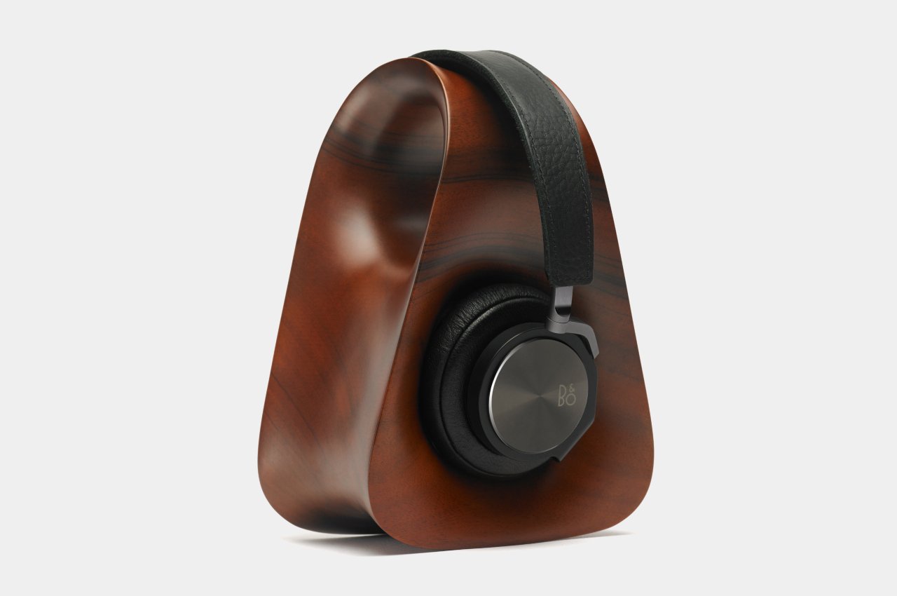 Earphone bracket，wooden ，Appearance design，delicate，Figure EIGHT，