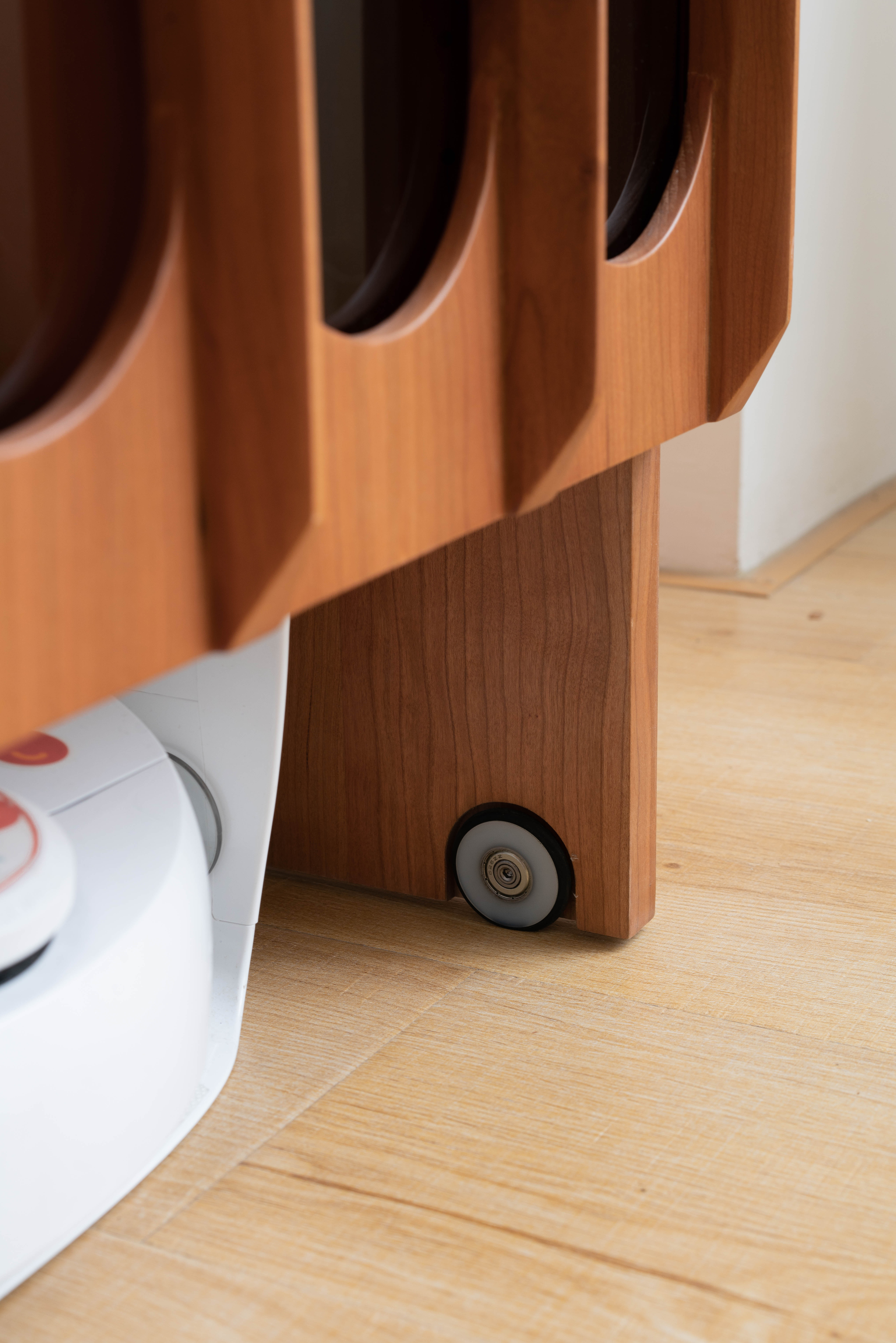 Solid wood furniture，furniture design ，product design，sweeping machine，Side cabinet，