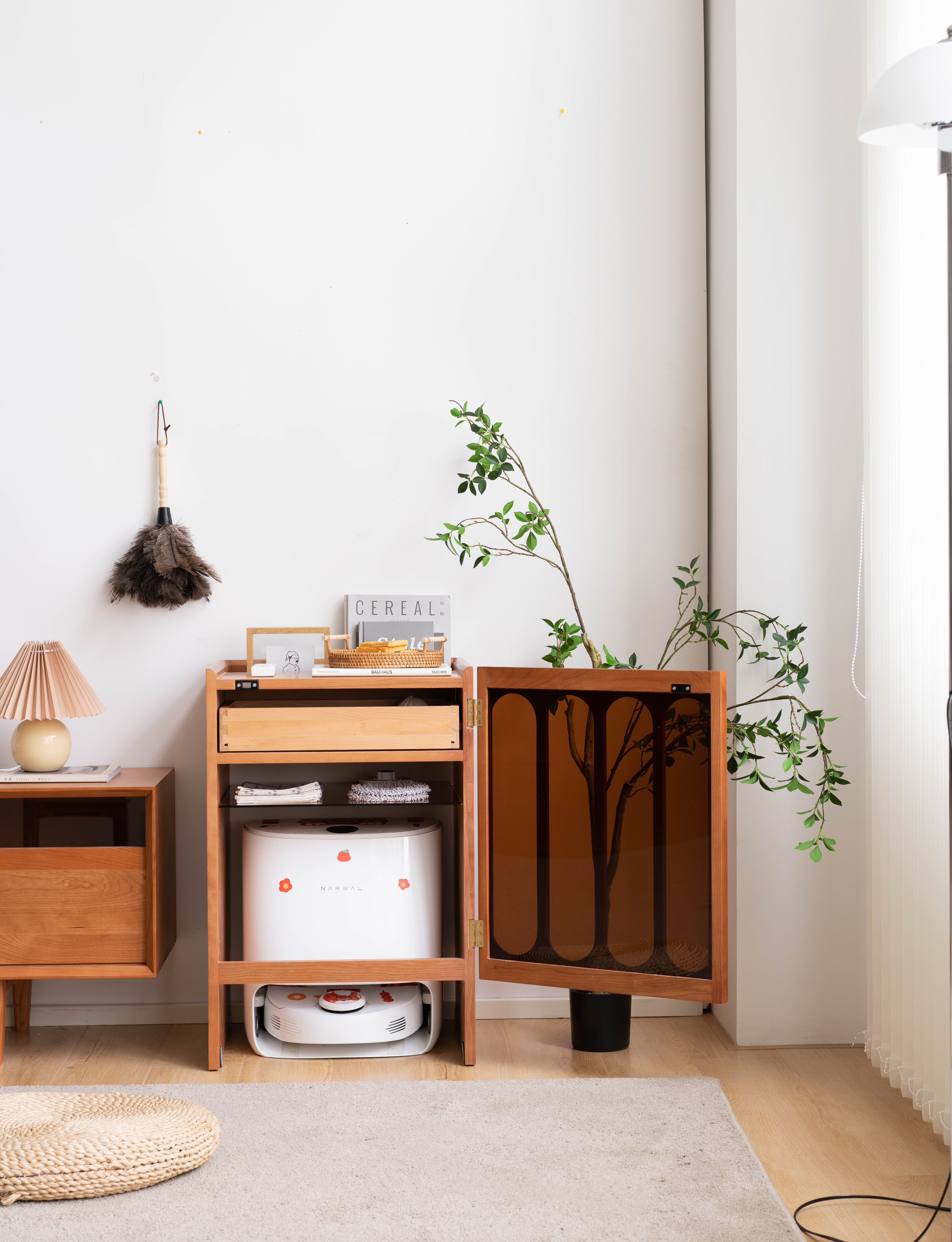 Solid wood furniture，furniture design ，product design，sweeping machine，Side cabinet，