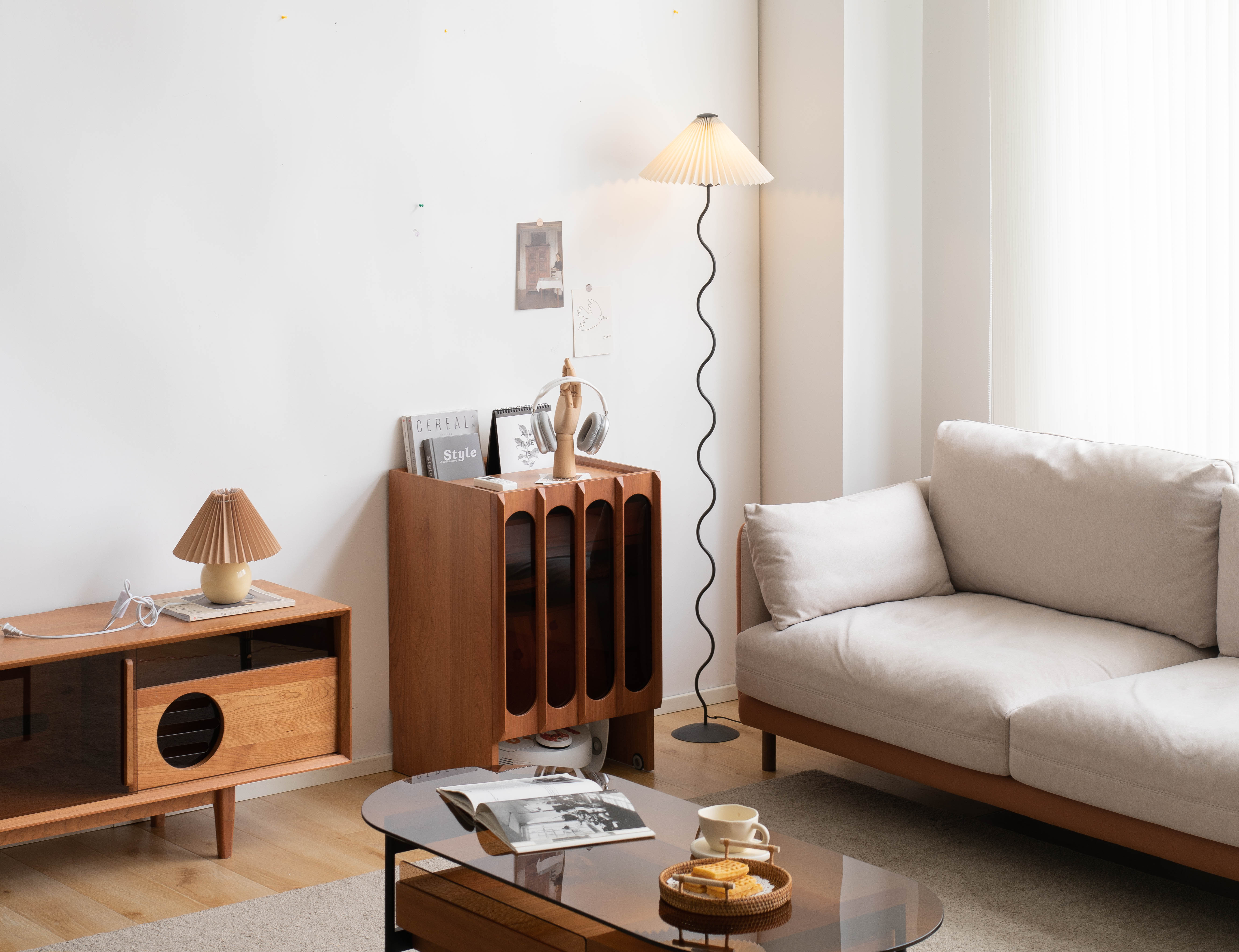 Solid wood furniture，furniture design ，product design，sweeping machine，Side cabinet，