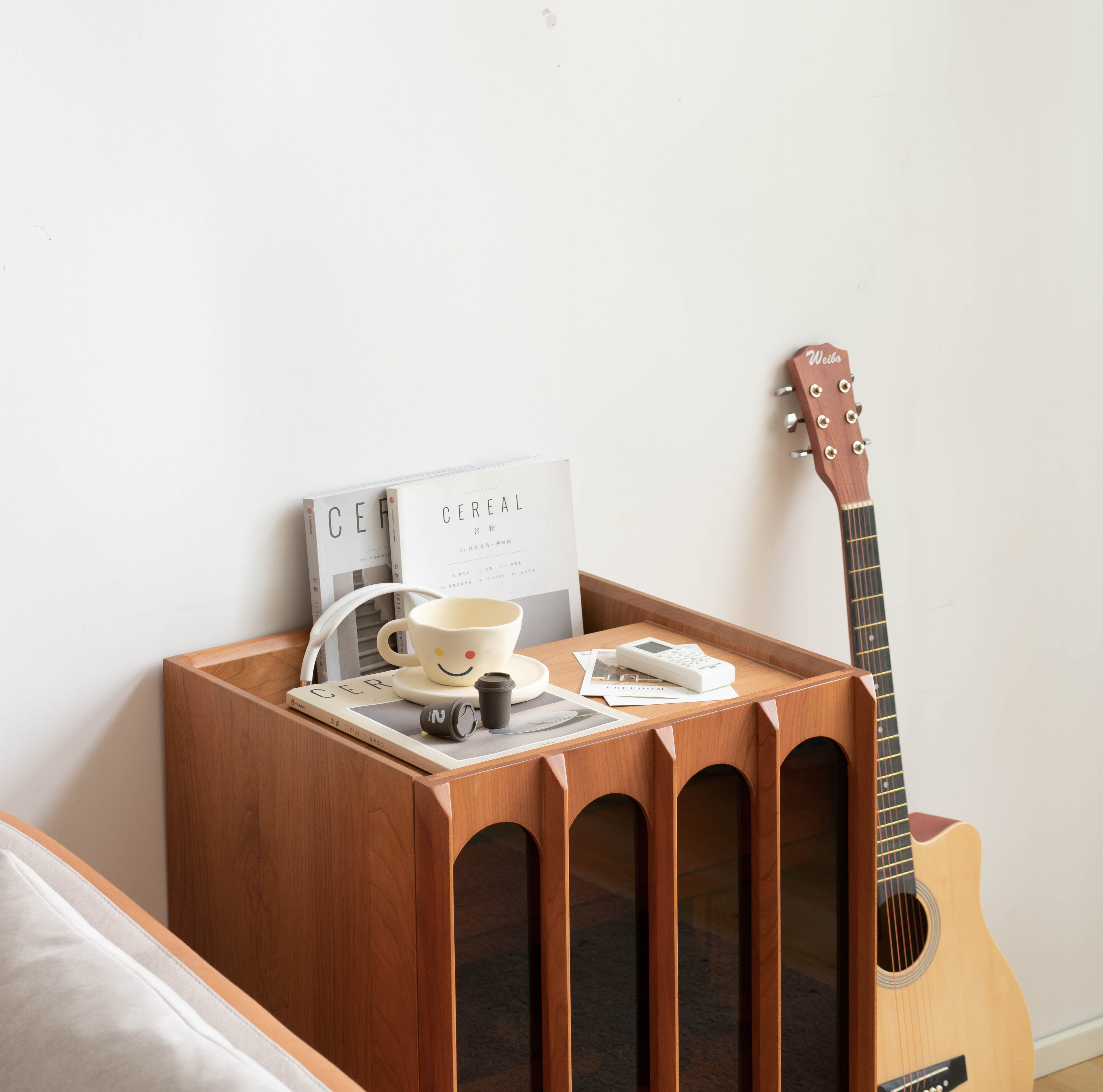 Solid wood furniture，furniture design ，product design，sweeping machine，Side cabinet，