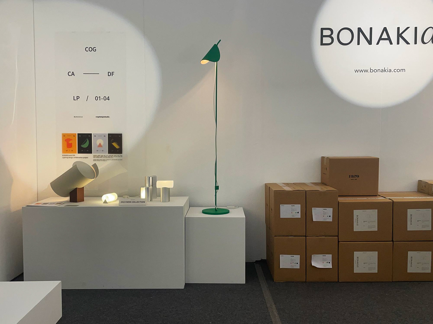 Bonakia，Desk lamp，lamps and lanterns，Lighting tools，