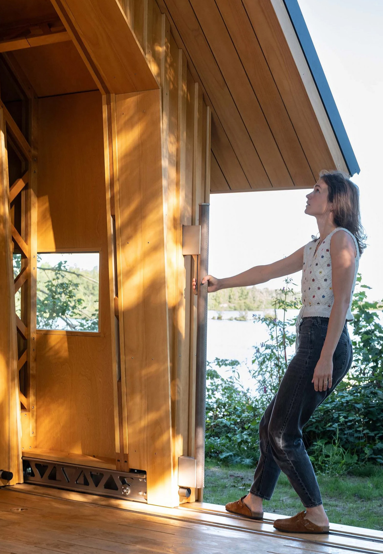 Anna Cottage，log cabin，CASPAR SCHOLS，building design，