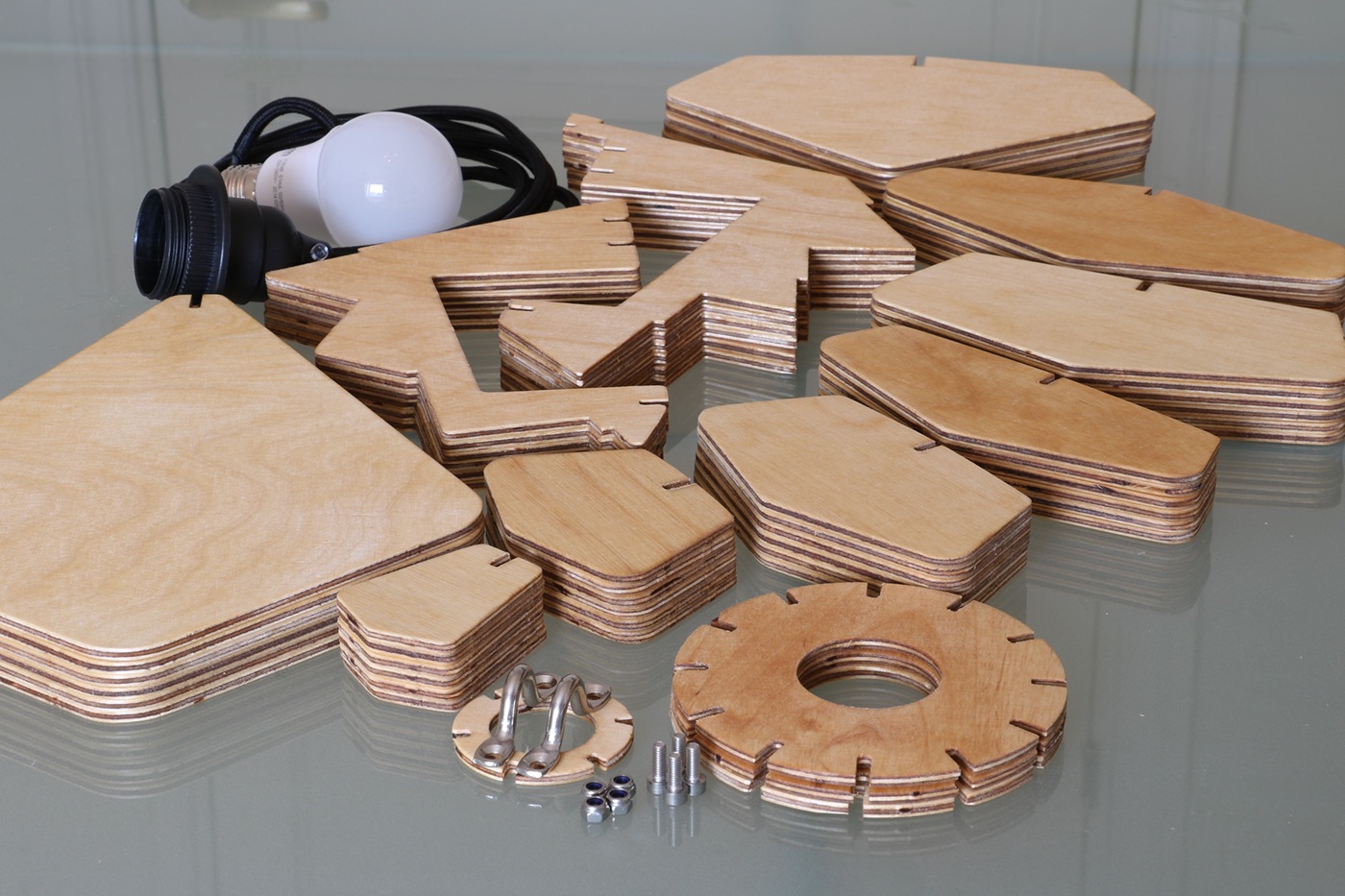 lamps and lanterns，atmosphere，manual，