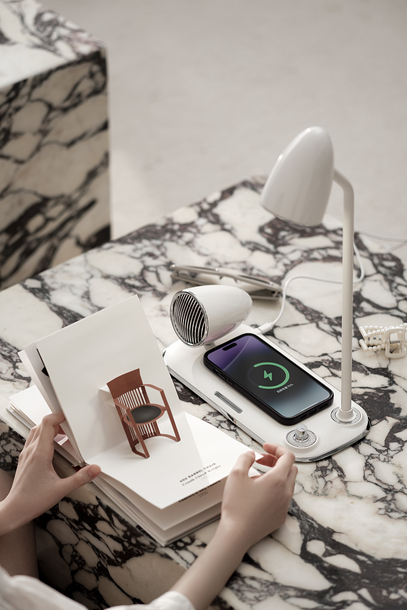 Crazy sound，loudspeaker box，Desk lamp，