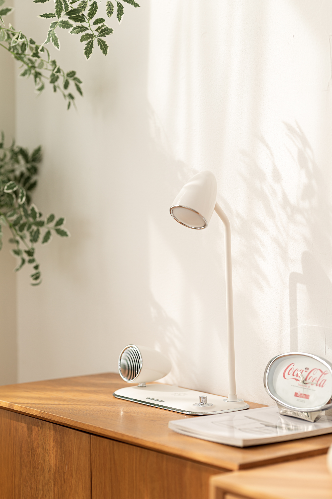 Crazy sound，loudspeaker box，Desk lamp，