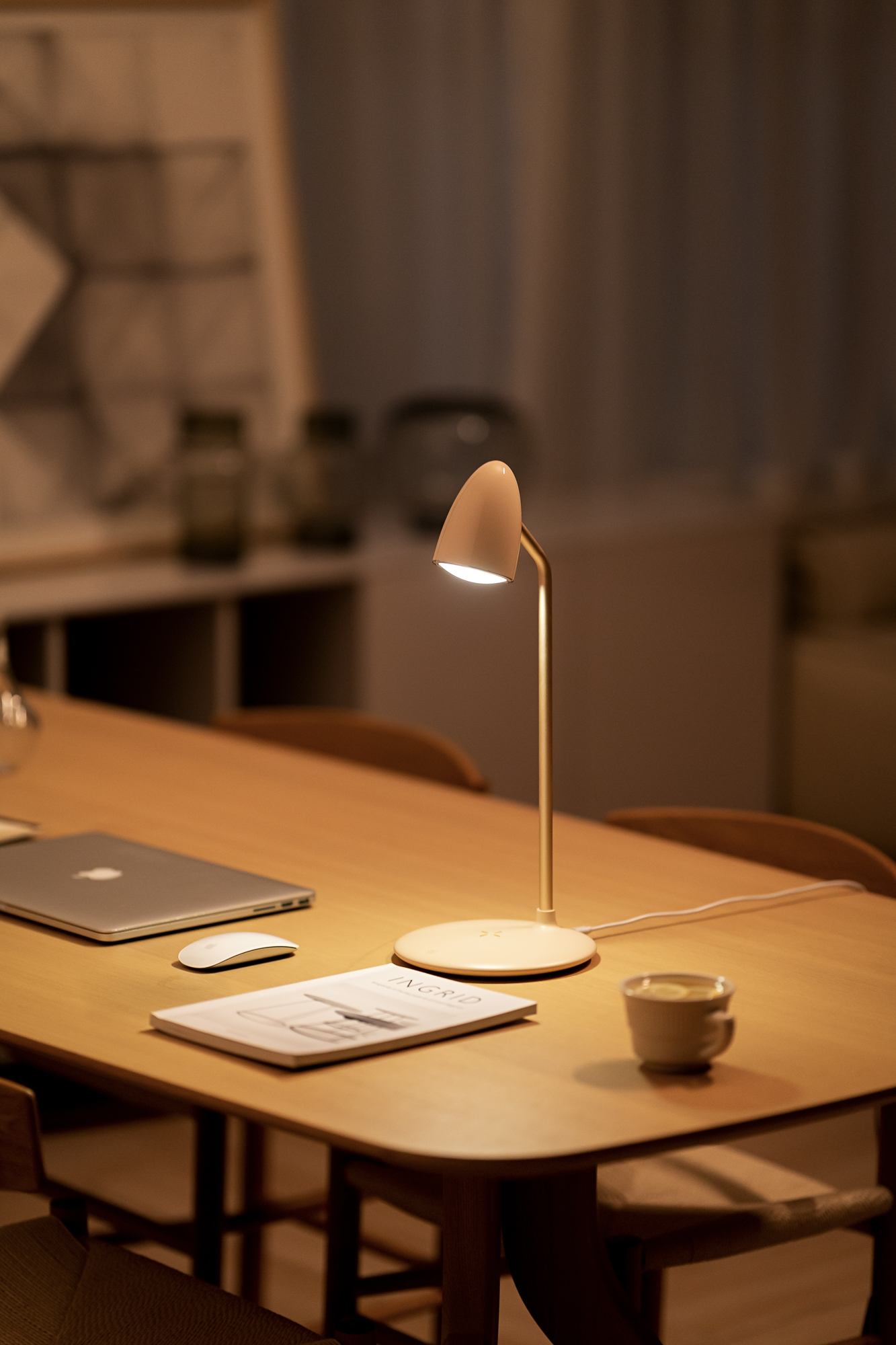 Crazy sound，Desk lamp，Shenzhen，White base map，shot，