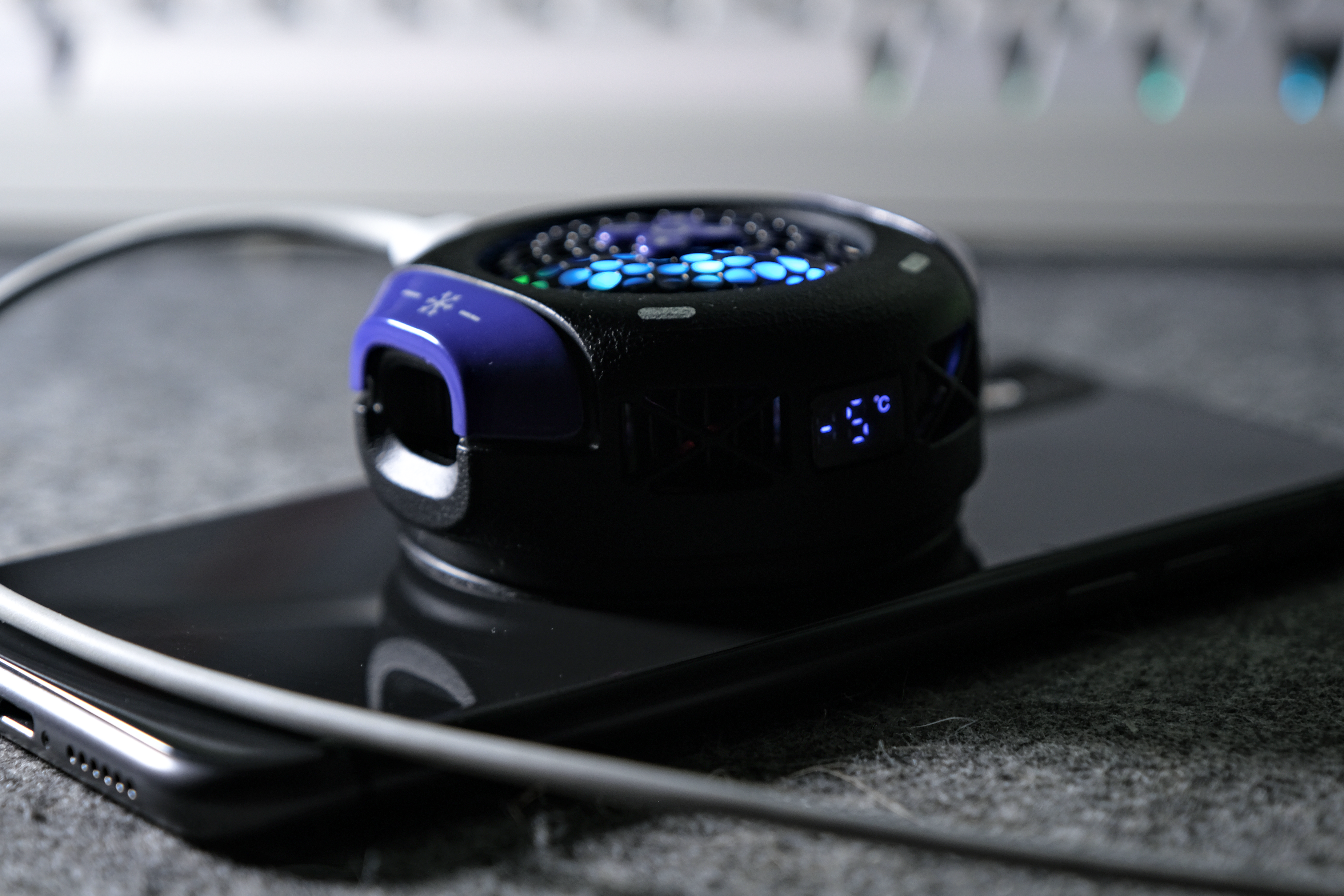 Mobile phone radiator，Magnetic suction wireless charging，Refrigeration wireless charging，