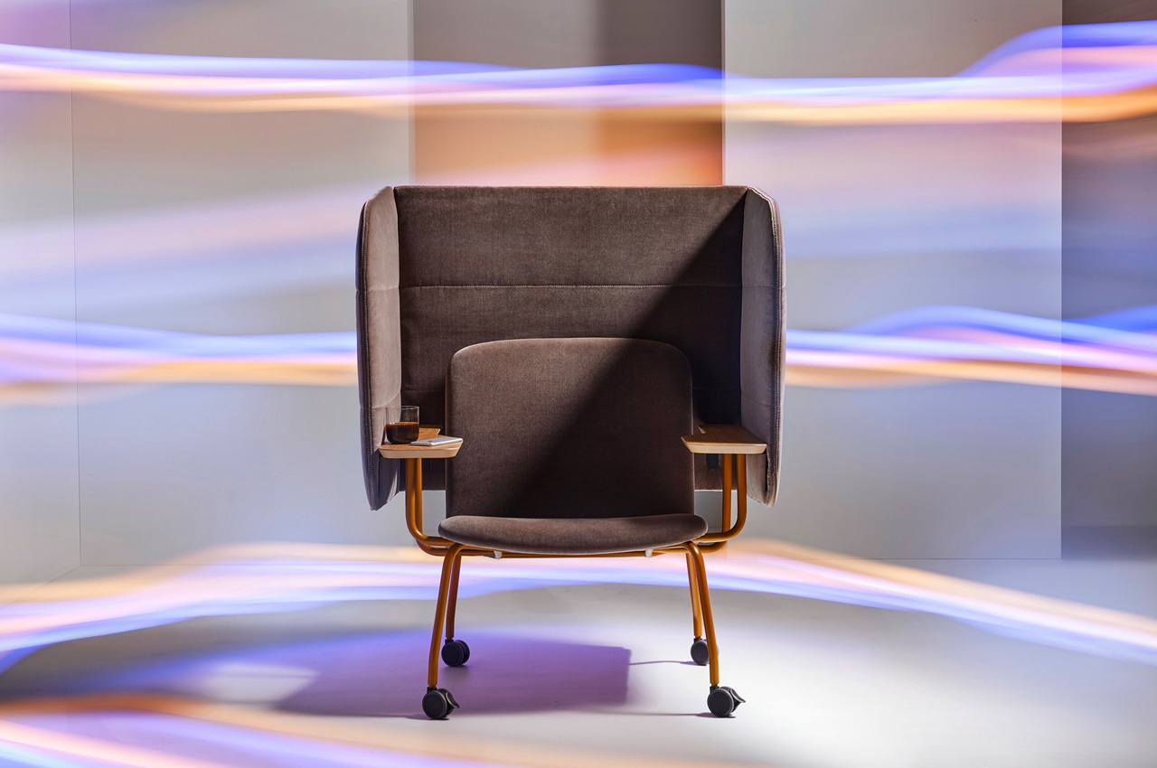 chair，to work in an office，portability，