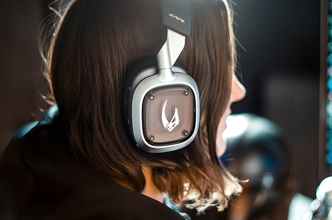 Logitech，headset，wireless device ，Ergonomics，