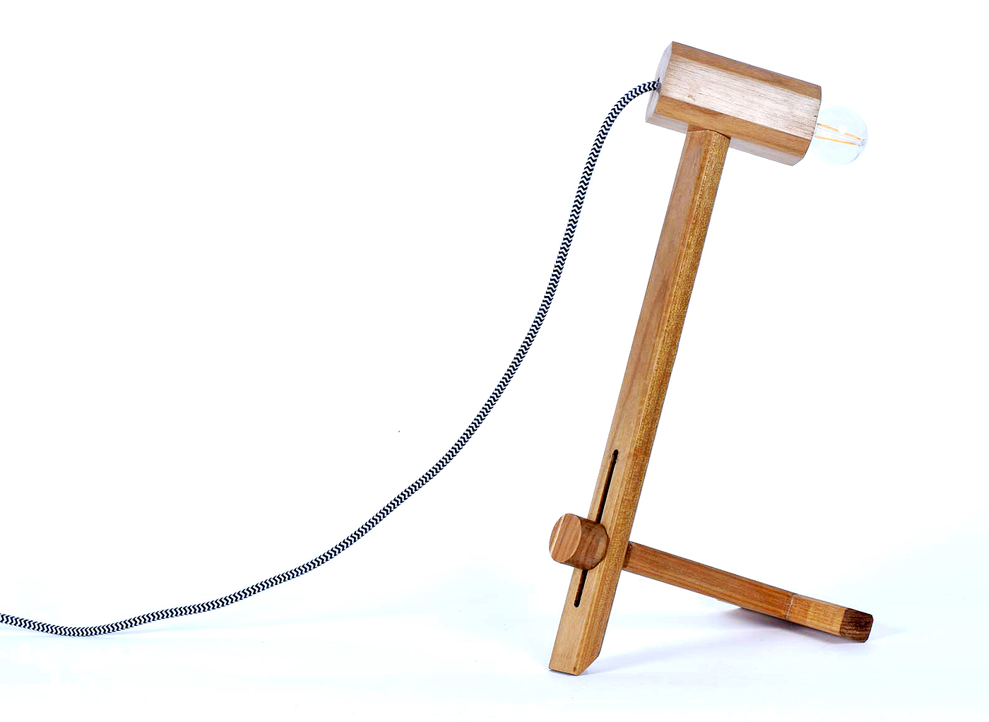 Desk lamp，bionics，woodiness，fold，