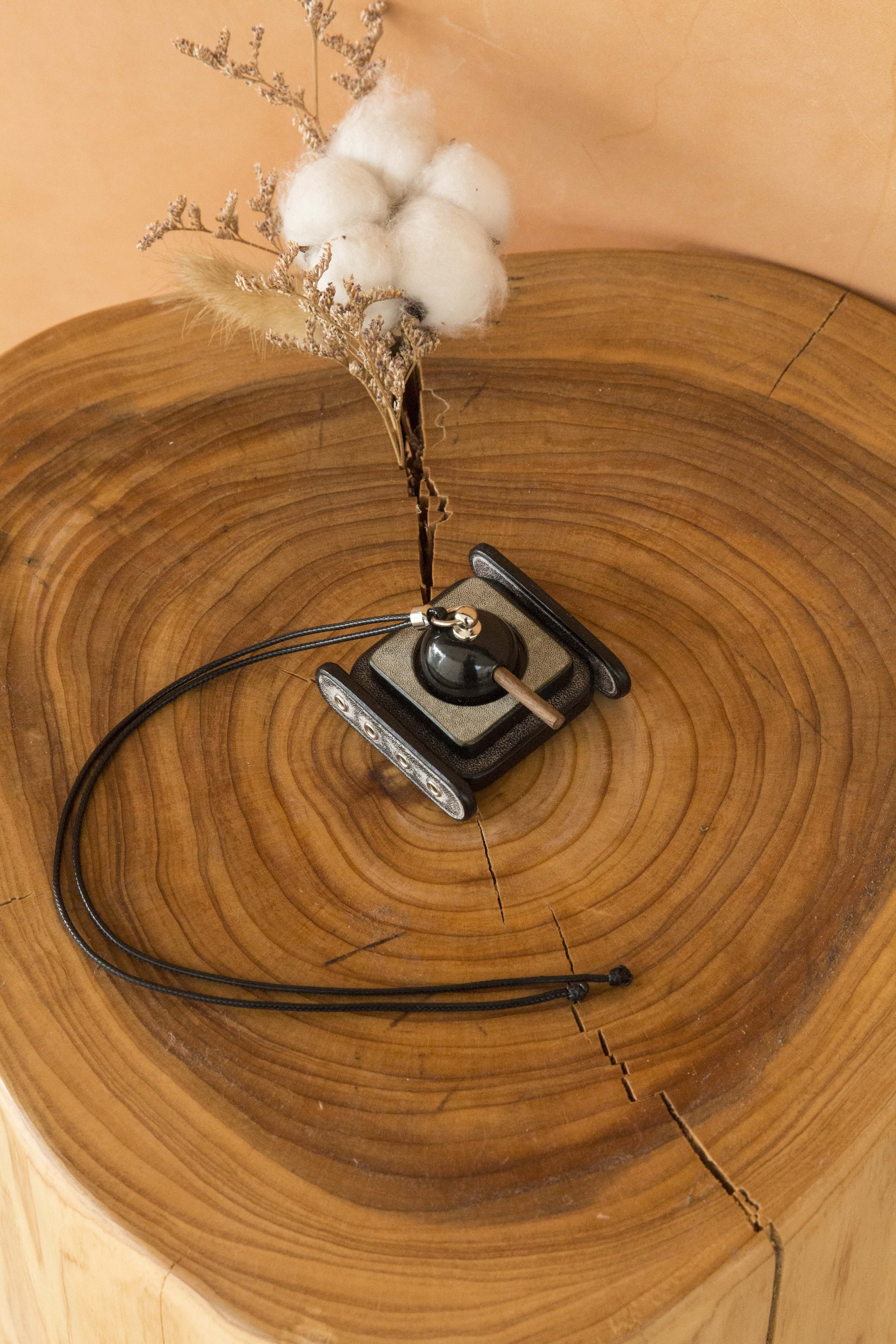 Leather goods，Vehicle fragrance，product design，handmade products，Original design，