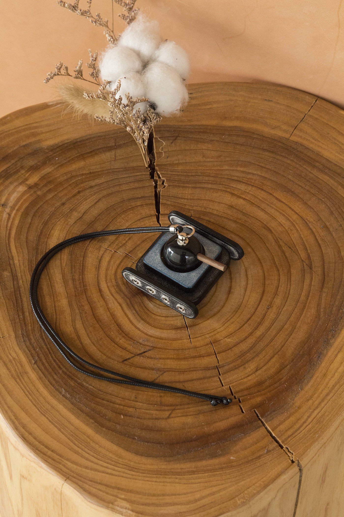 Leather goods，Vehicle fragrance，product design，handmade products，Original design，
