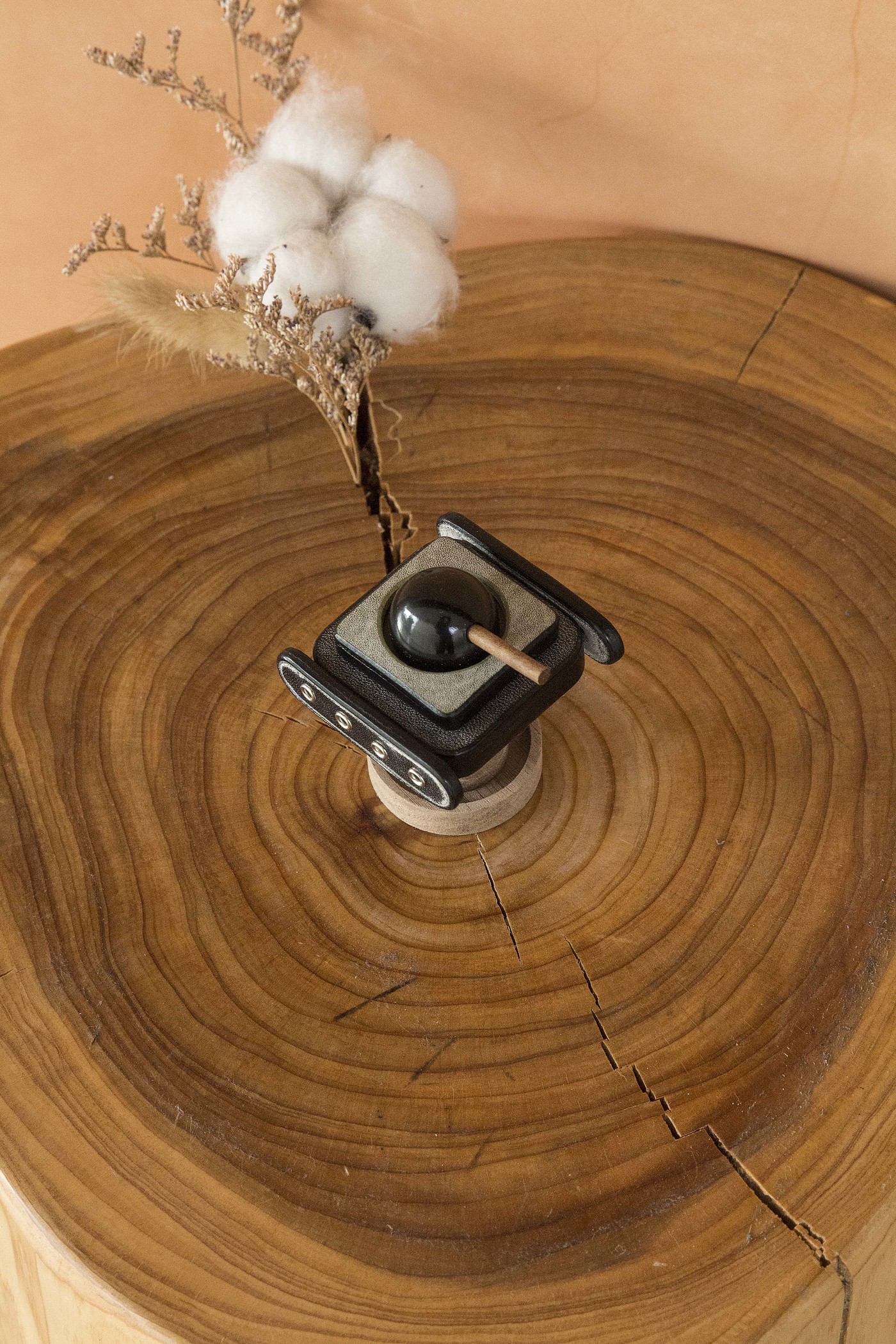 Leather goods，Vehicle fragrance，product design，handmade products，Original design，