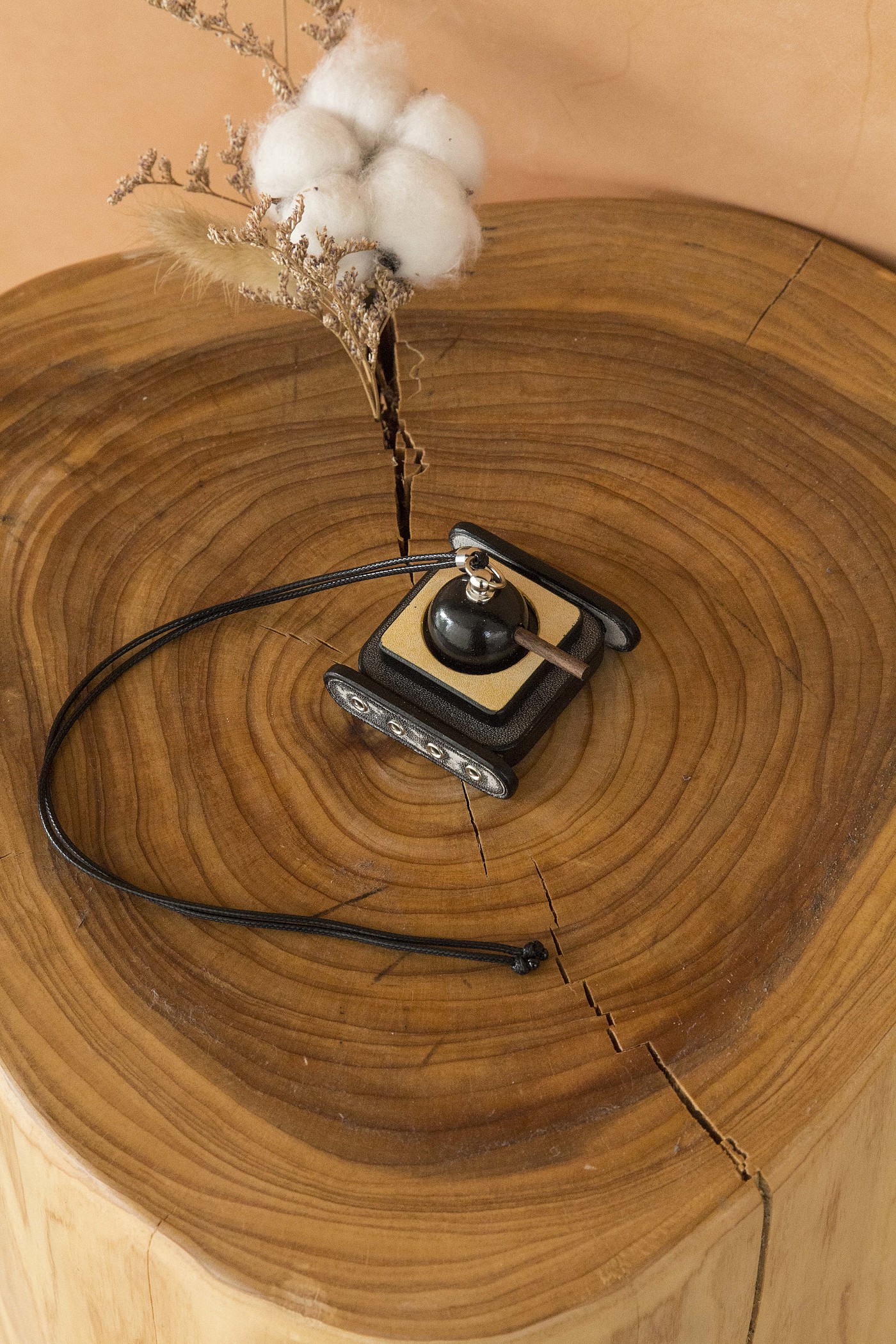 Leather goods，Vehicle fragrance，product design，handmade products，Original design，