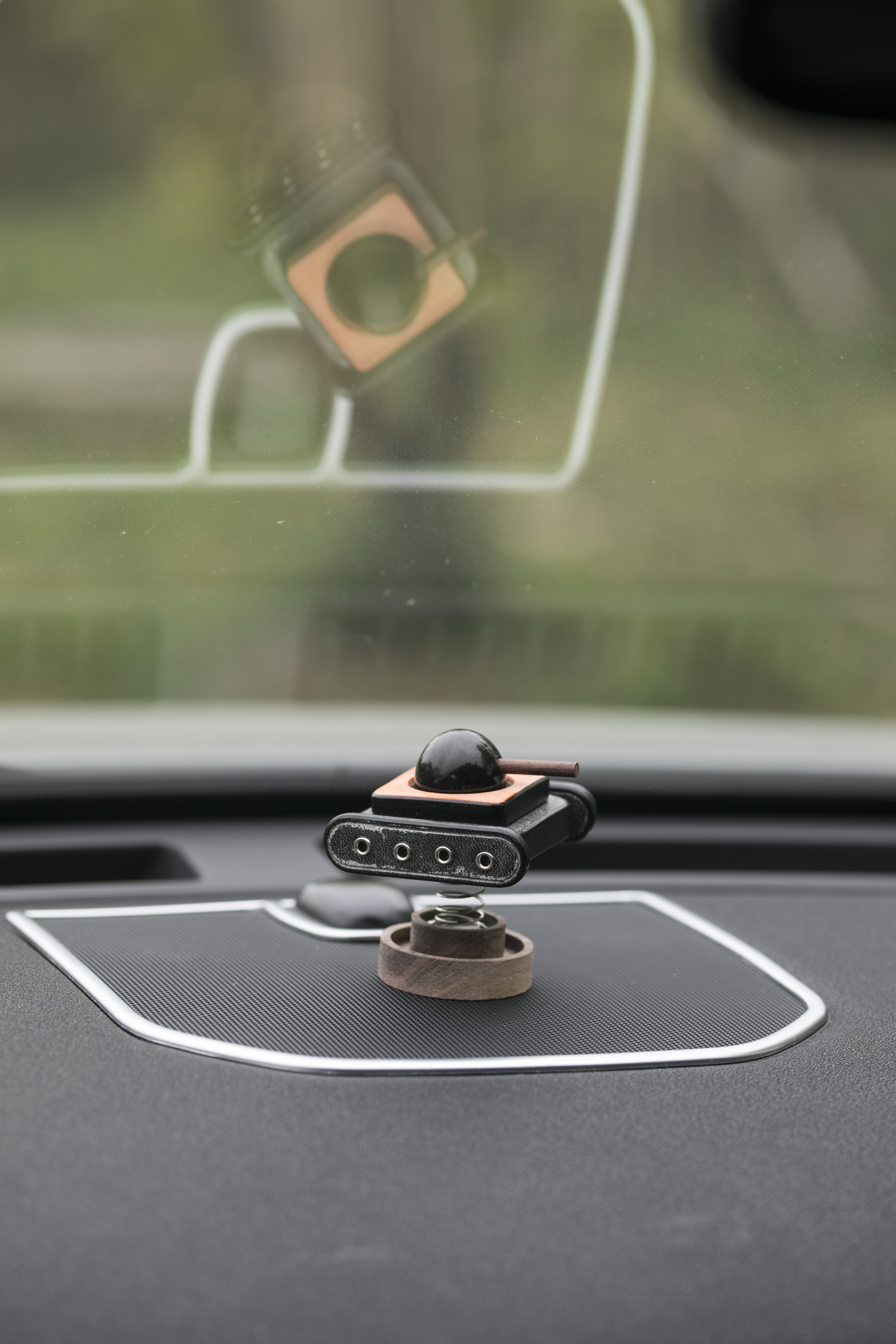 Leather goods，Vehicle fragrance，product design，handmade products，Original design，