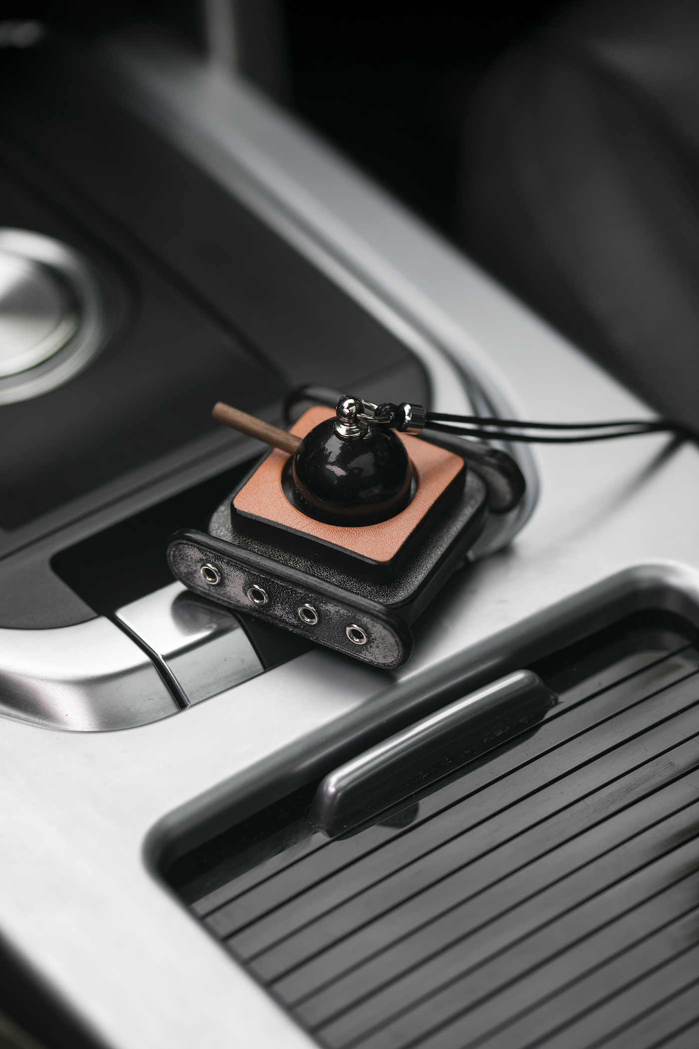 Leather goods，Vehicle fragrance，product design，handmade products，Original design，