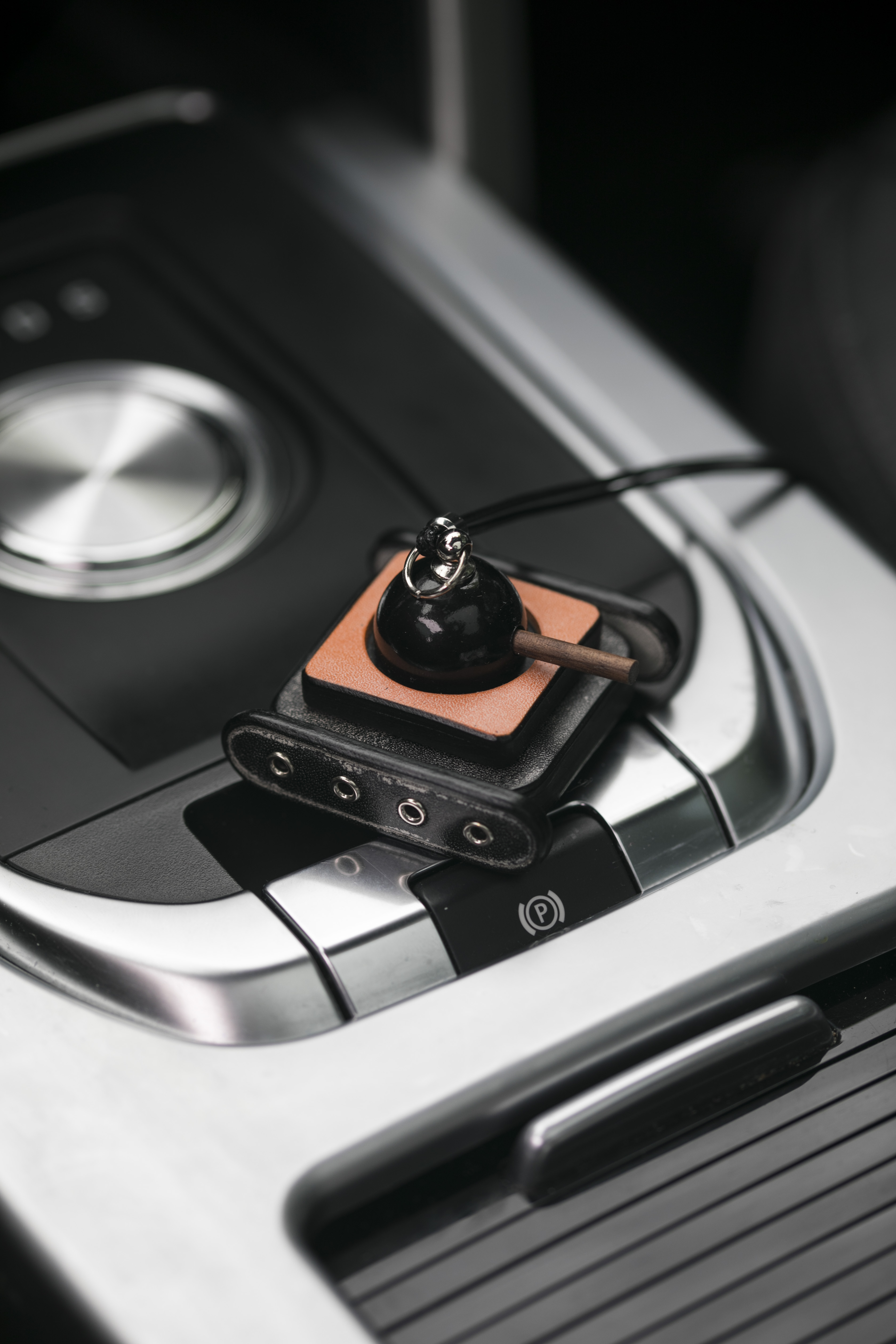 Leather goods，Vehicle fragrance，product design，handmade products，Original design，