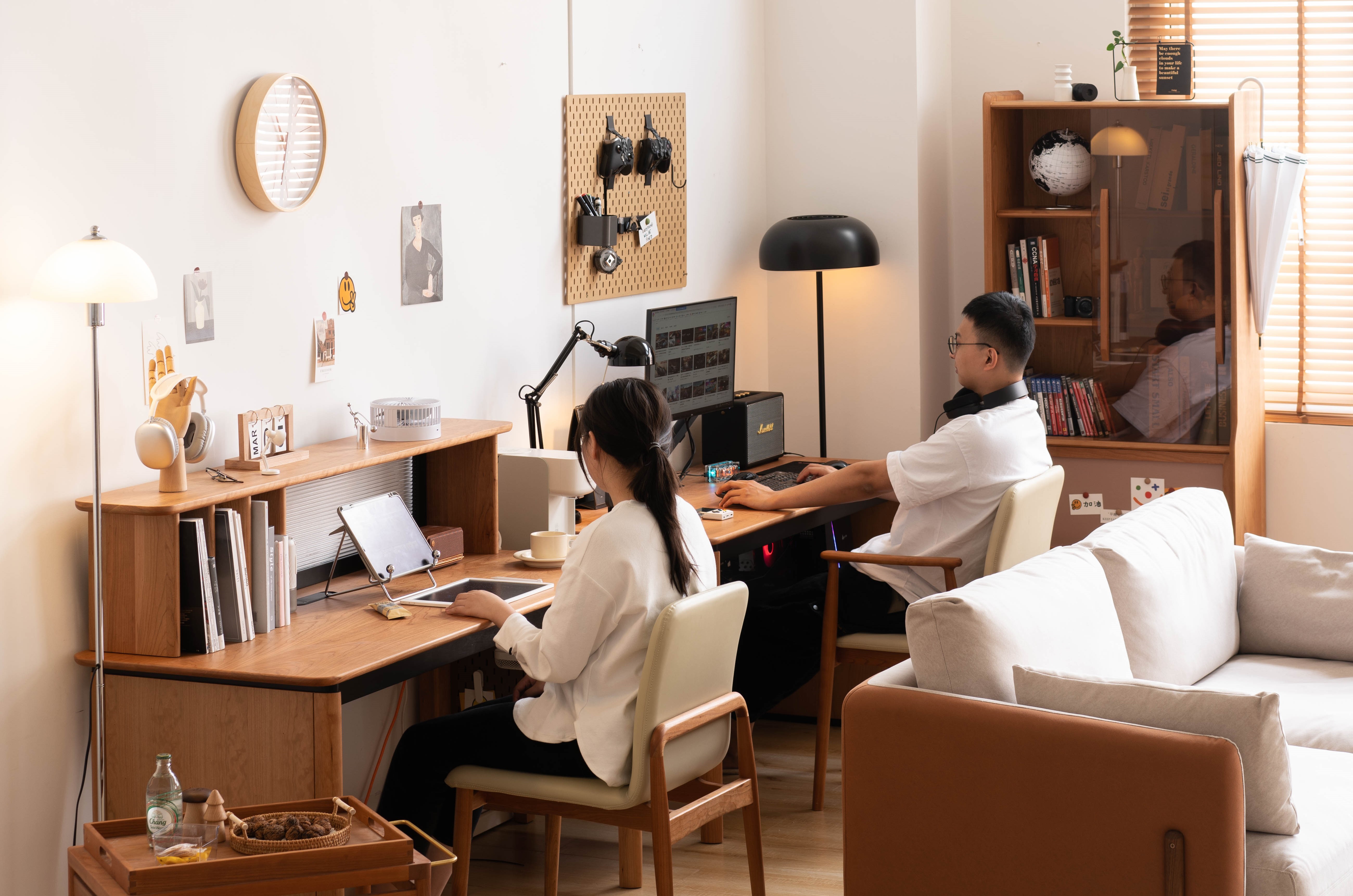 Solid wood furniture，product design，furniture design ，desk，