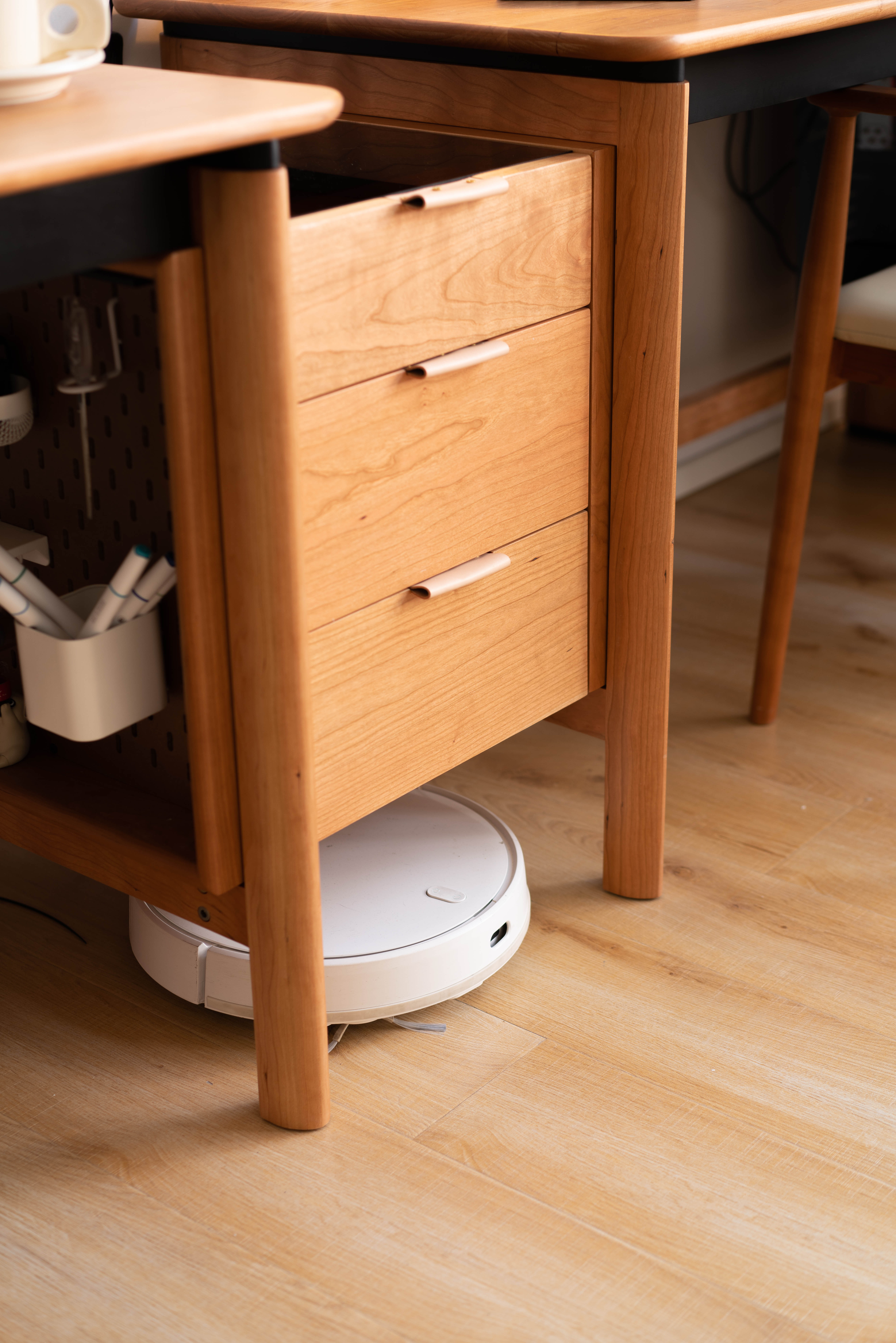 Solid wood furniture，product design，furniture design ，desk，